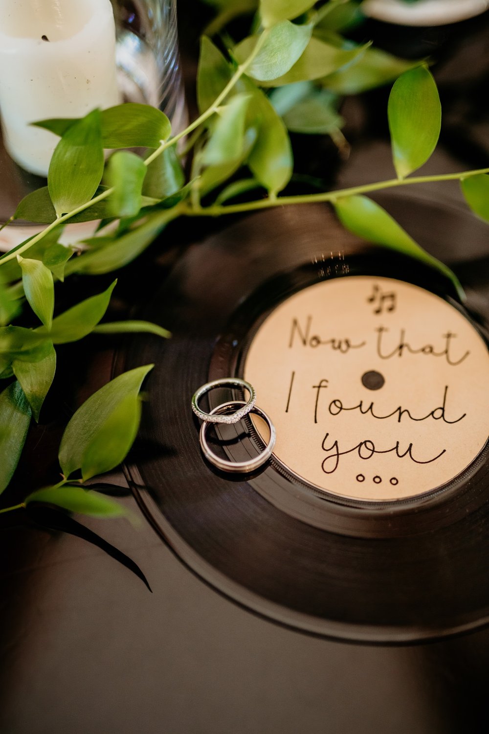 wedding rings with records