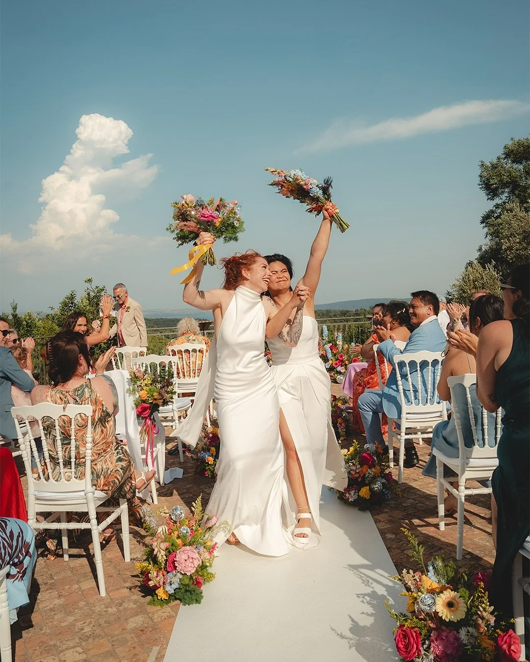 // O&amp;V &bull; A colourful dream wedding 🫶🏼

Sharing some more of the amazing vibes from this Italian wedding! We started off in Rome, had an incredibly fun night with drinks, catching up with some friends from a previous wedding in France, who 