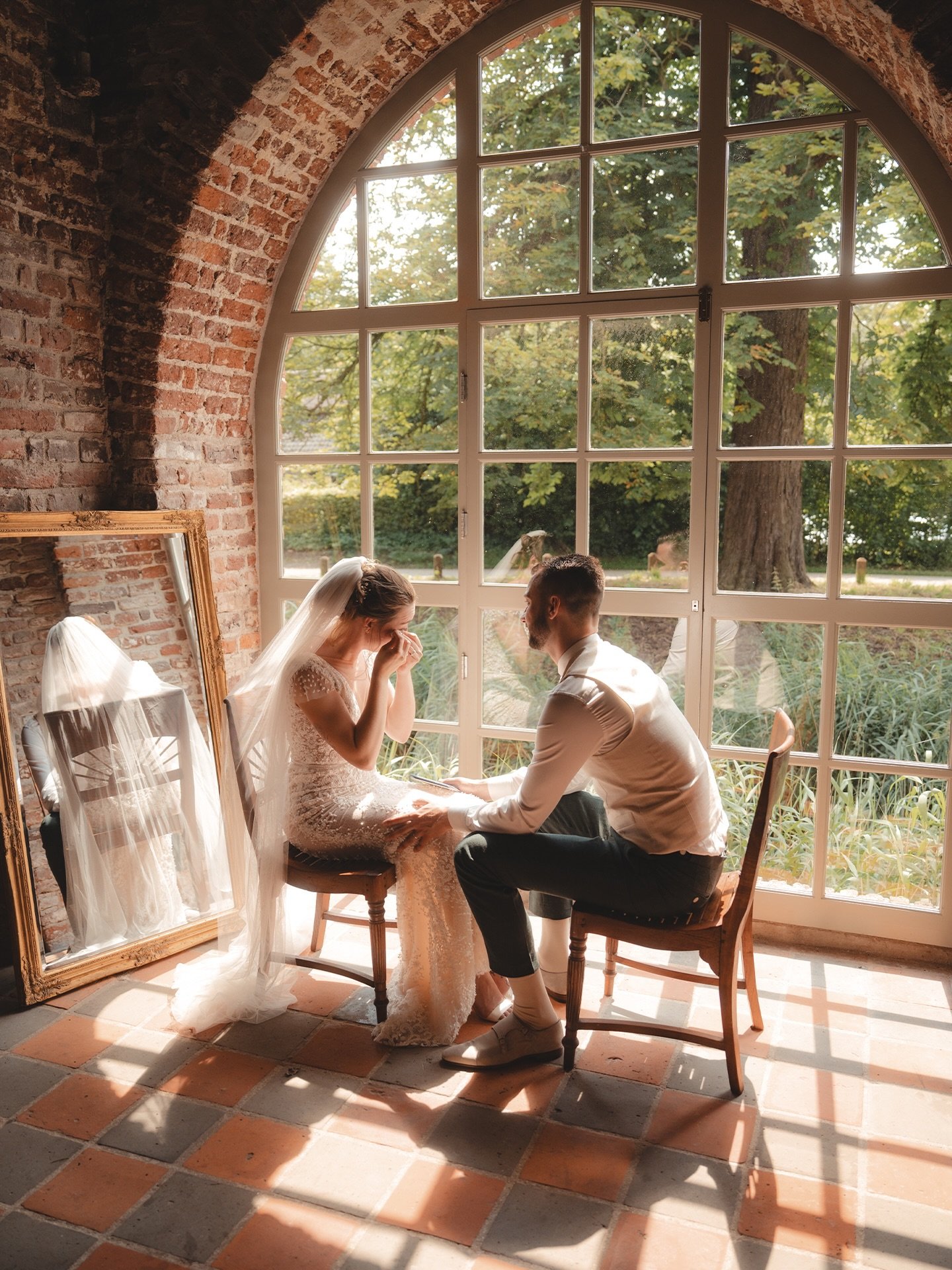 // R&amp;L &bull; A sunny Dutch wedding day! 

Throwback to Roy and Laura&rsquo;s special day in 2024. Surrounded by countryside all around, I followed the navigation on my phone &mdash; which almost led to some off-roading on the way to the location