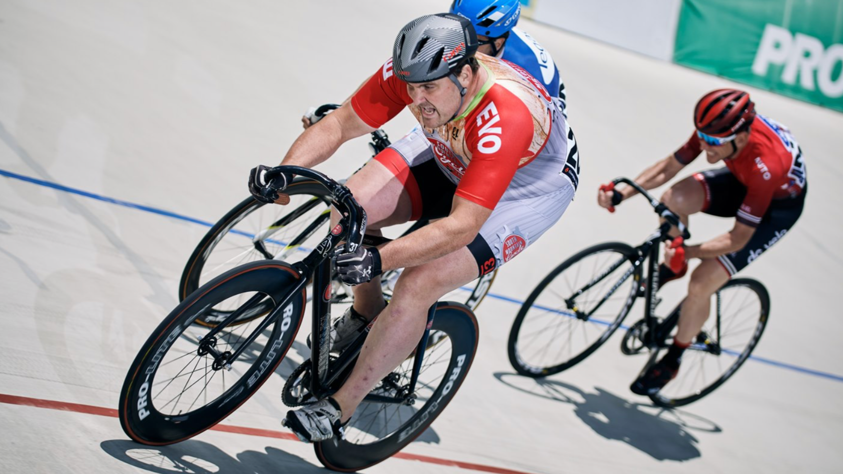 Jonathan Chambers: From the Velodrome to Zwift Crits – A Sprinter Who Just Keeps Showing Up 🇺🇸