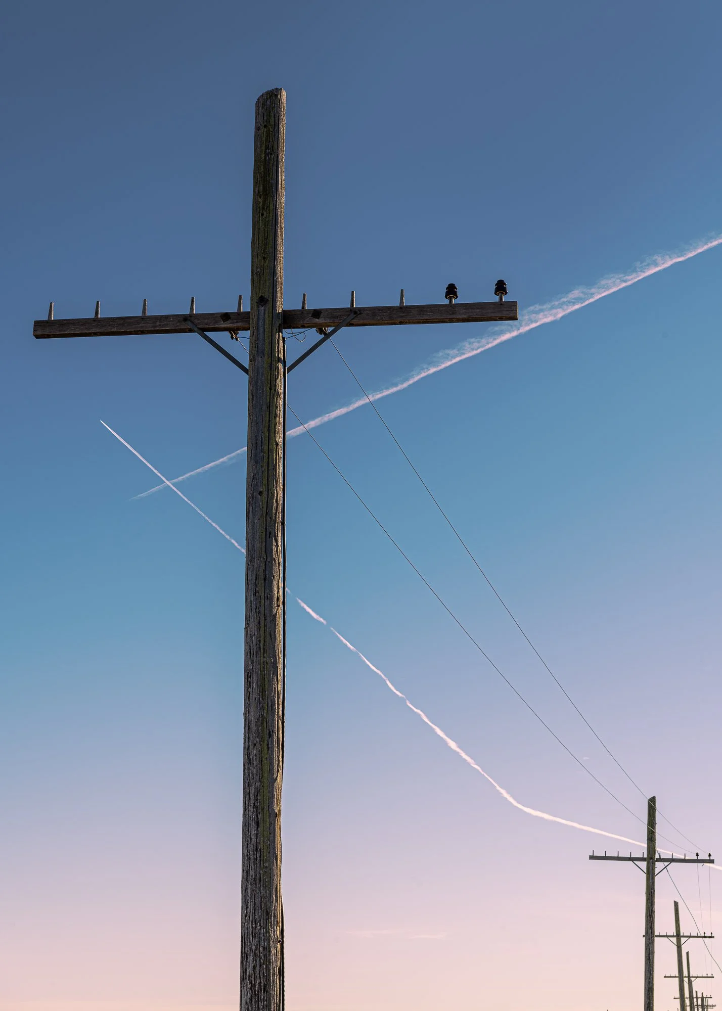 contrails, Calgary, 2022