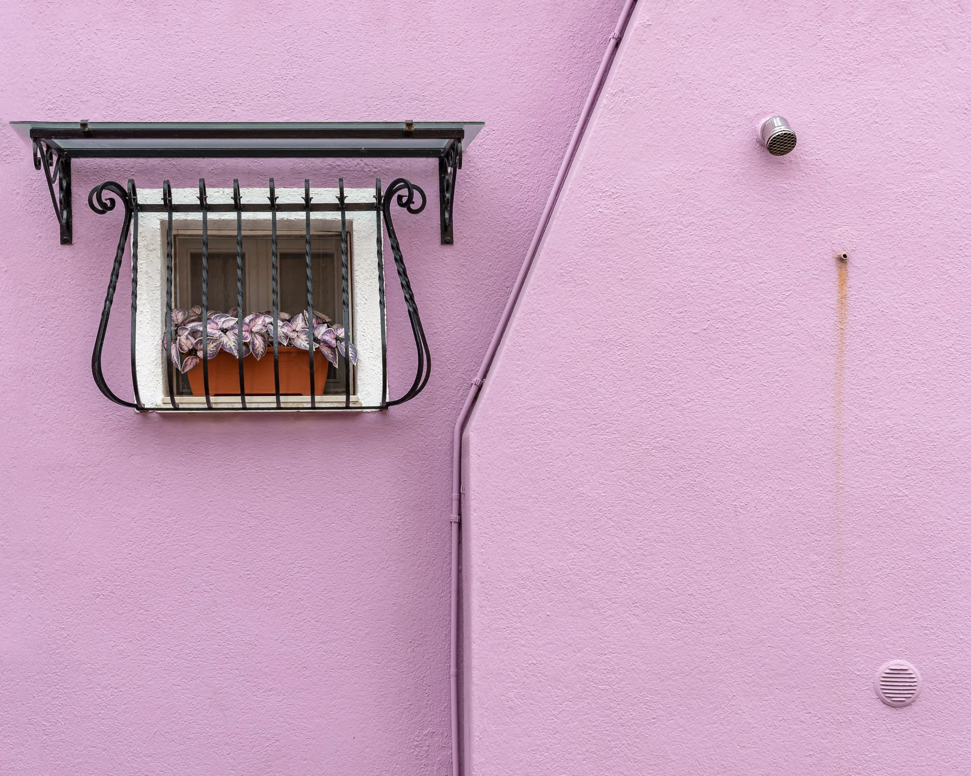 pink building, Venice, 2019