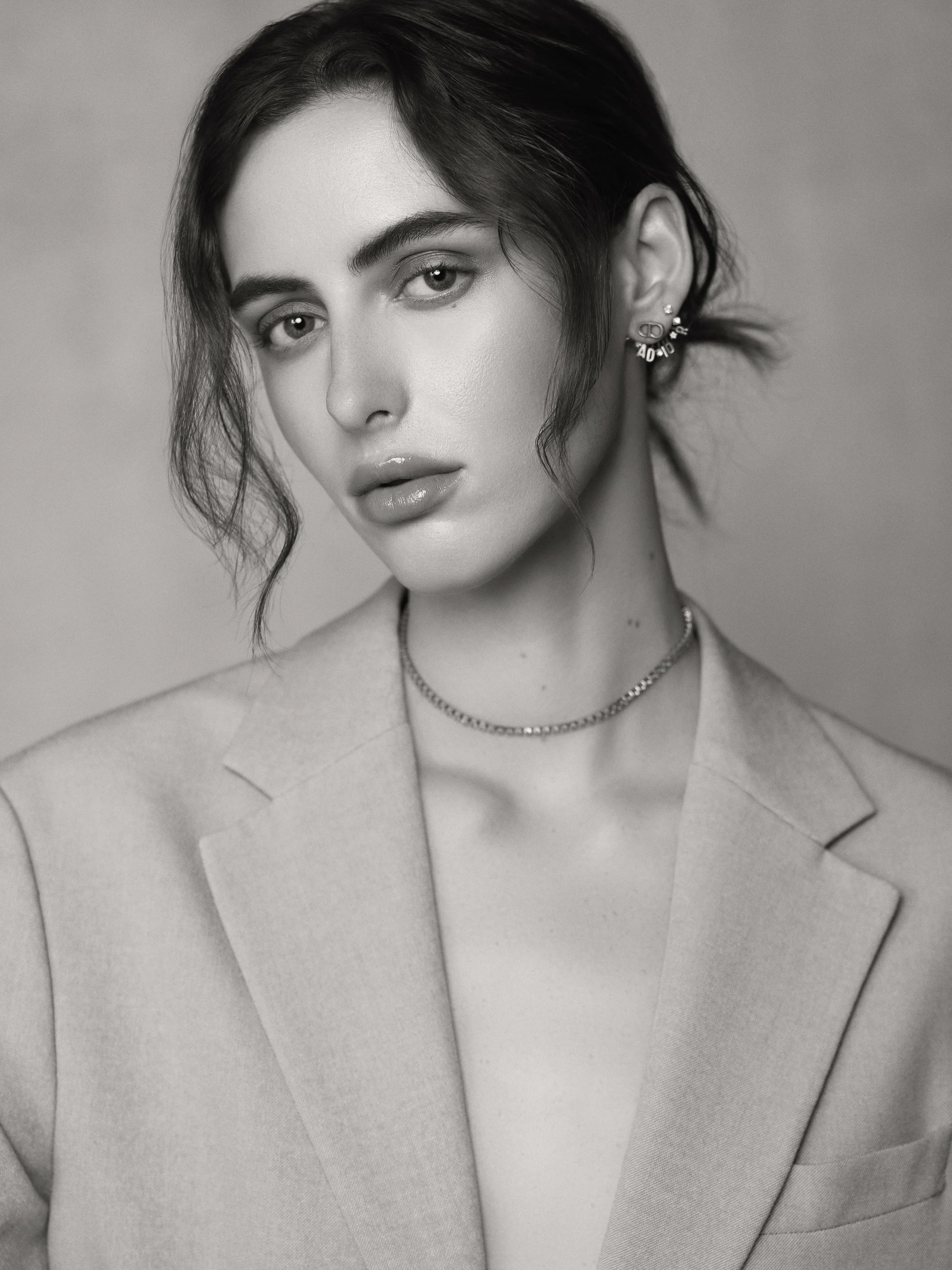 black and white business 

Model @brookelangevinn @richardsmodels 
HMUA @vincentleemakeup 
Stylist @danieljohnhardy @rmartists 
Retouch @alinagarbo.retouch