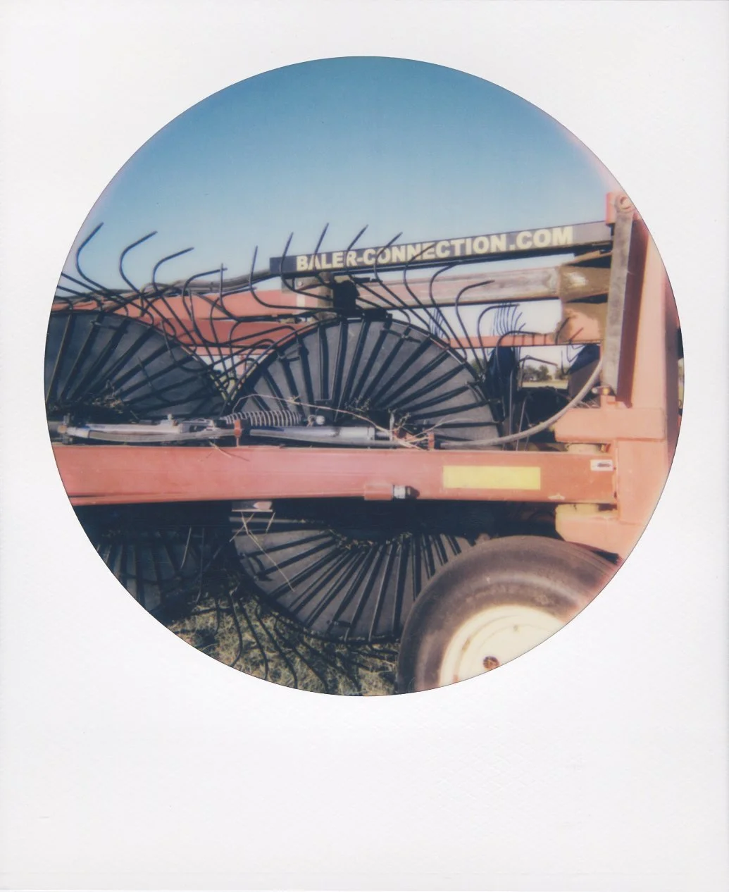 polaroid-waco-texas-round-02.jpg