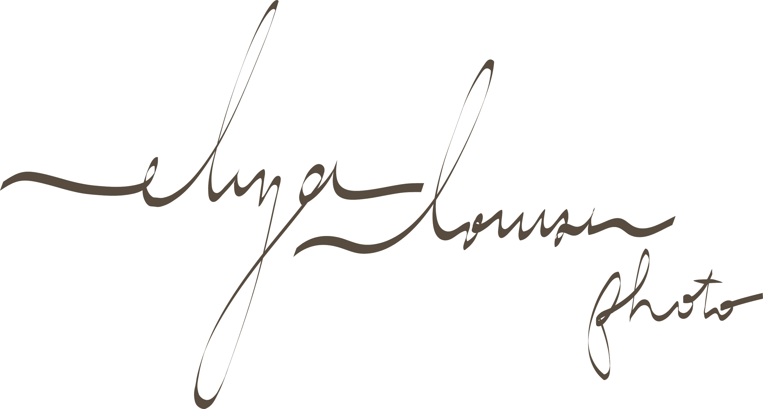 Handwritten signature that says "Eliza Louise Photo."