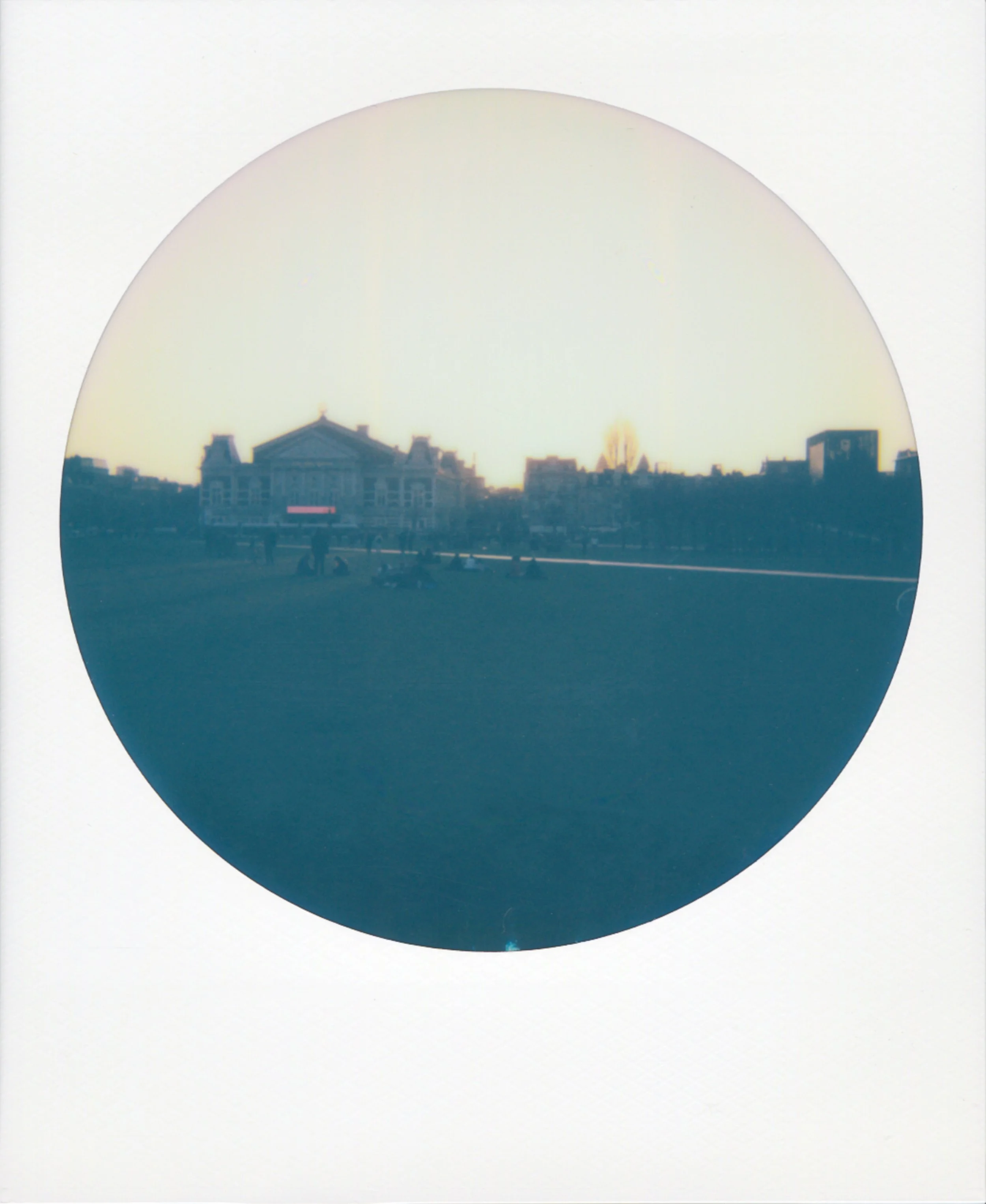 polaroid-europe-amsterdam-round-01.jpg