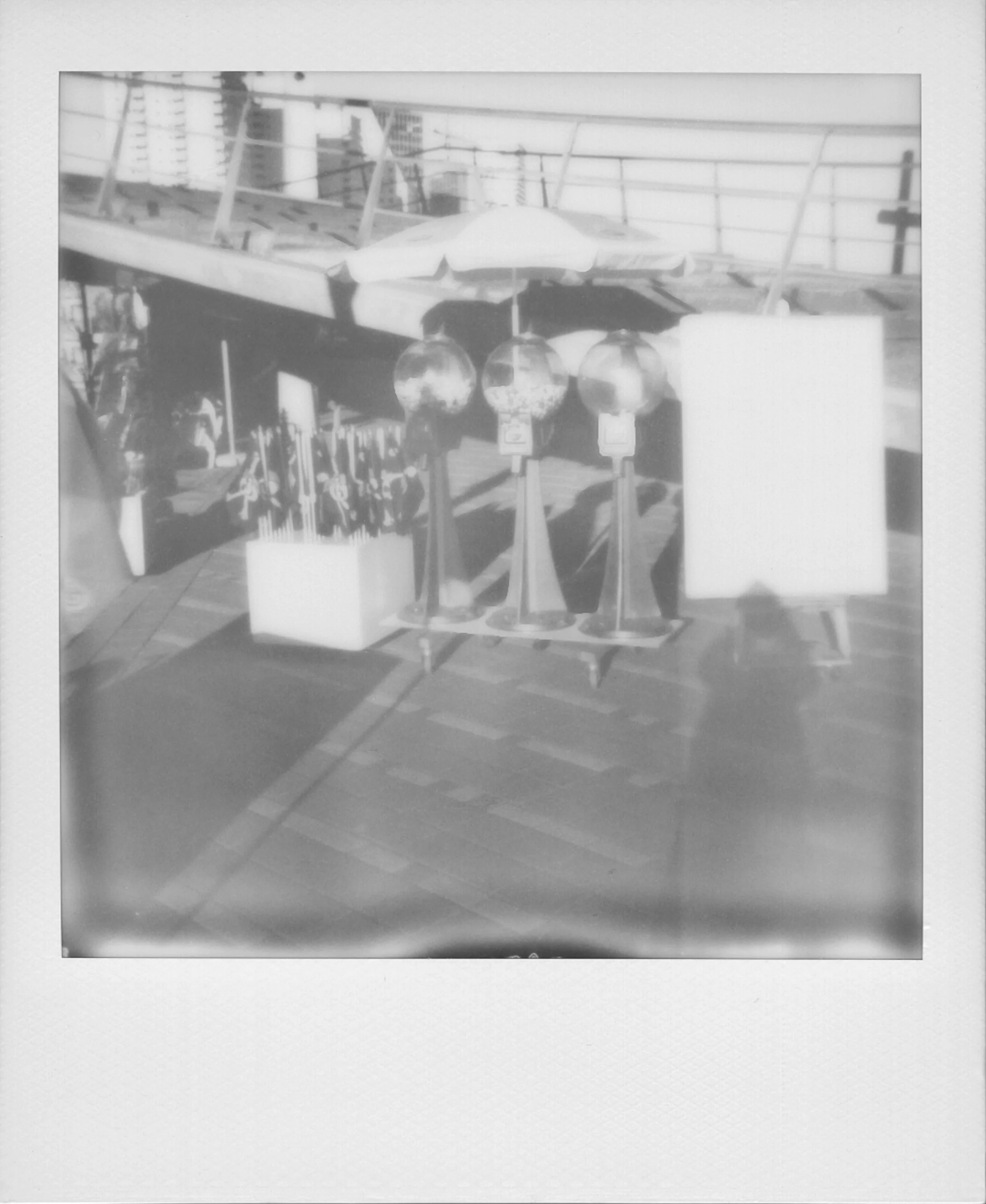 polaroid-europe-rotterdam-blackandwhite-06.jpg