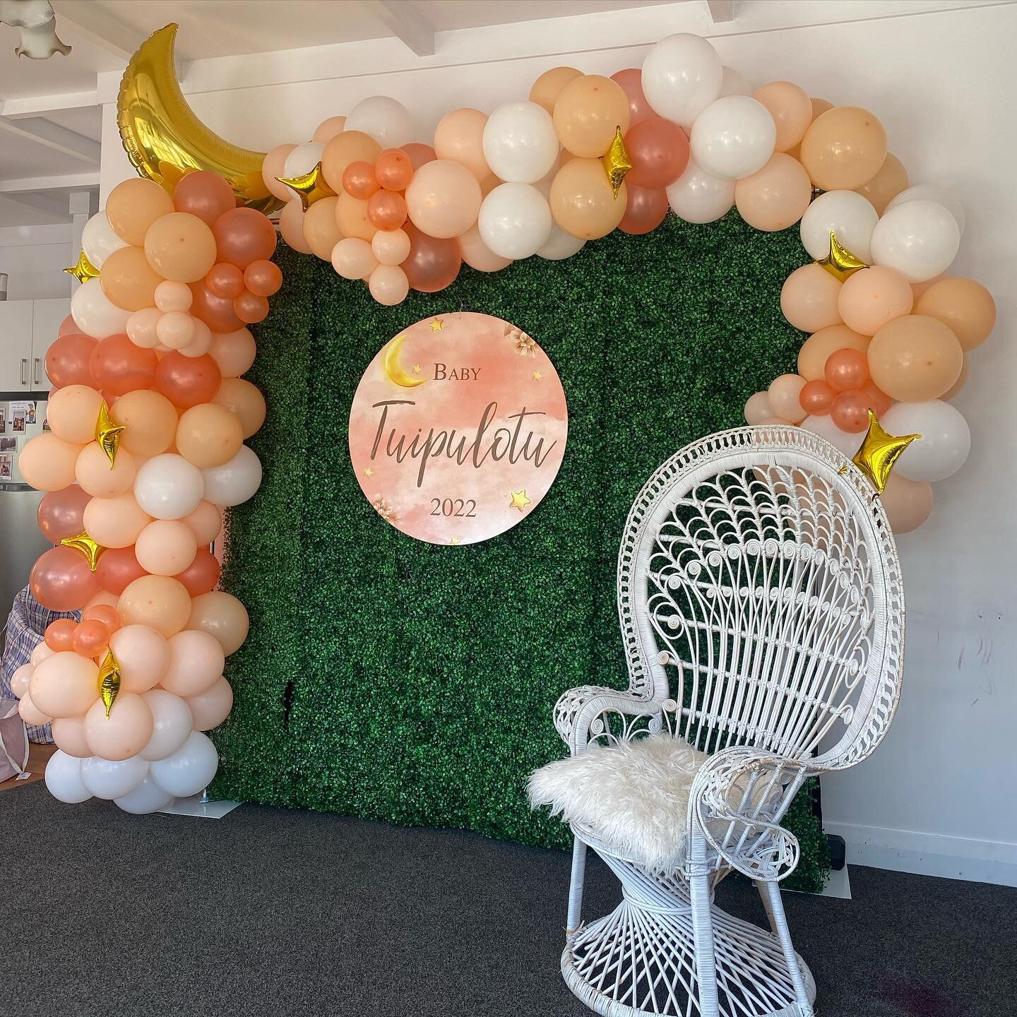 The moon and stars was the perfect touch! 😍 Thank you @cocoandacestyling for the peacock chair 💗
________________________________

#eventplanning #eventdecor #birthdays #auckland #smallbusinesses #newzealand #eventstyling #personalising #eventplann