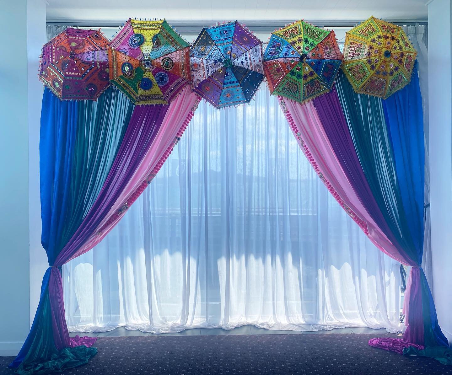 Our fav sangeet night set up YET, at the @okahu_waterfront ! How modern, simple and unique! 😍✨
________________________________

#eventplanning #eventdecor #birthdays #auckland #smallbusinesses #newzealand #eventstyling #personalising #eventplanners