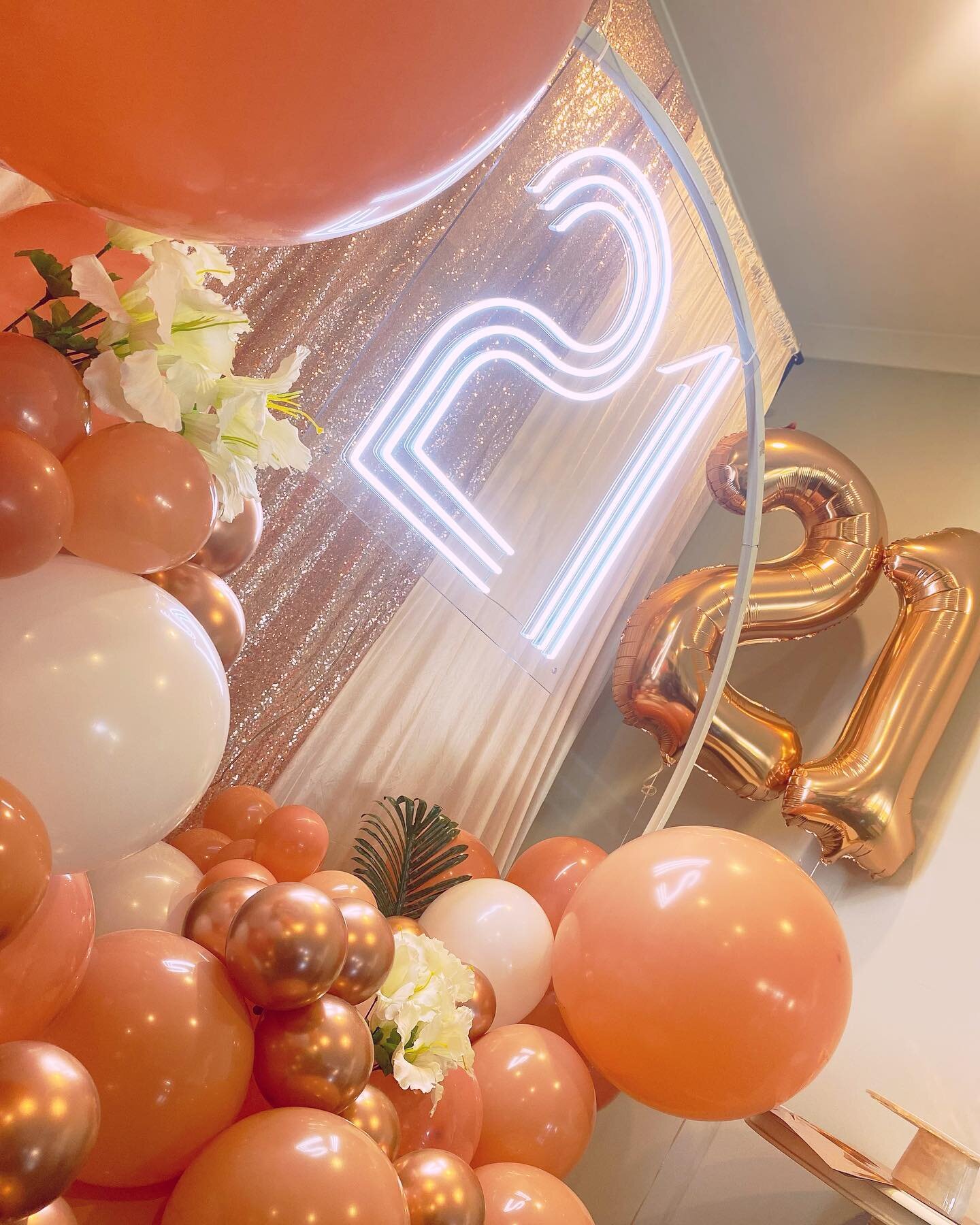 This colour scheme is honestly out of this world 💗😍✨
________________________________

#eventplanning #eventdecor #birthdays #auckland #smallbusinesses #newzealand #eventstyling #personalising #eventplanners #partydecor #personalising #eventmanagem