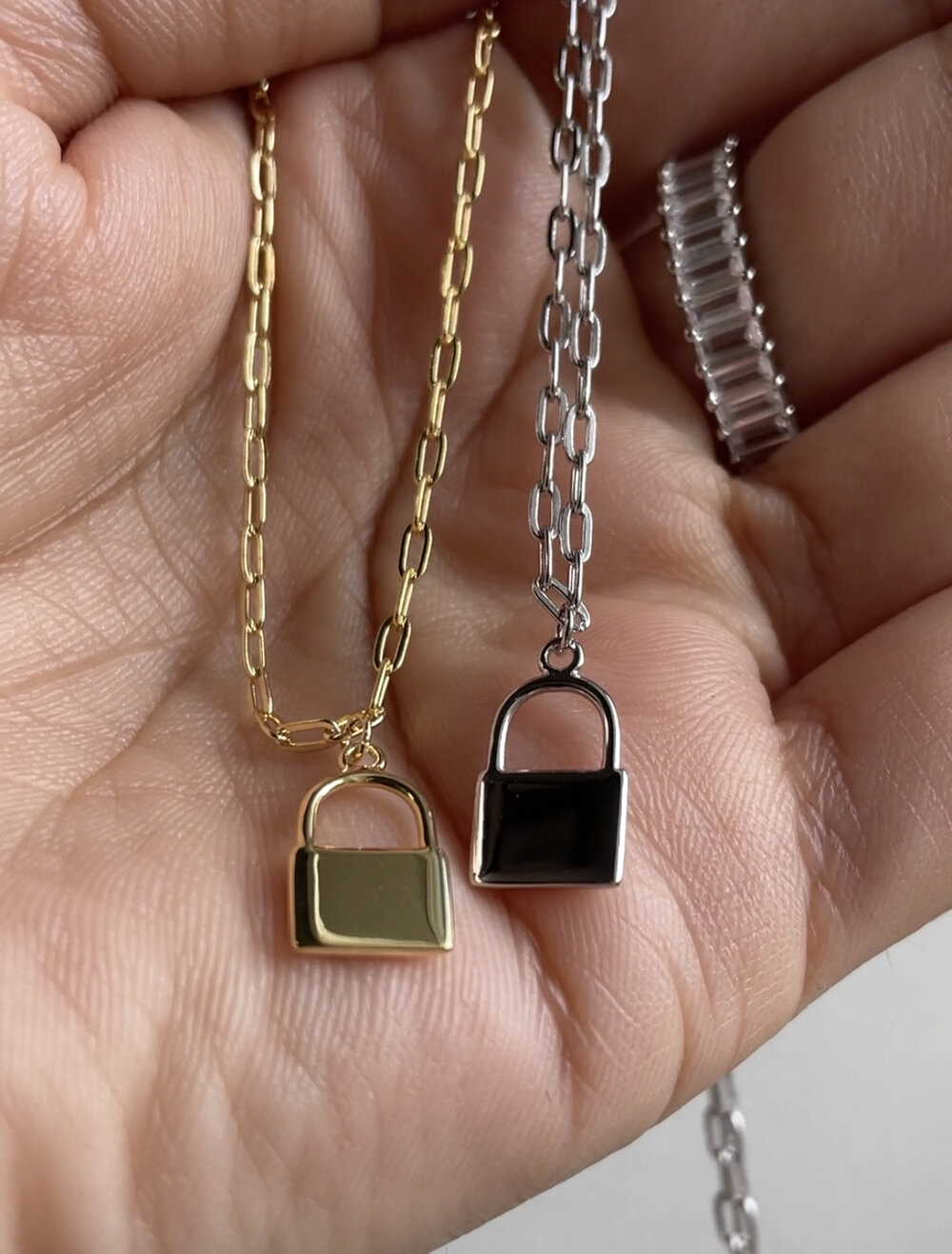 Neck chain hot sale with lock