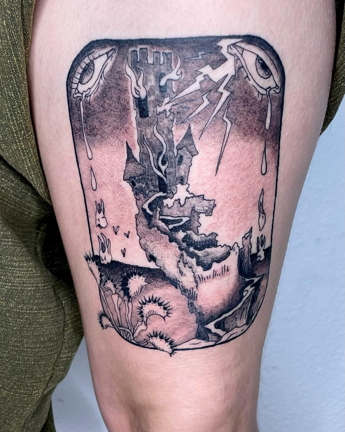 A custom tower tarot card for Olive! 
Can you guess what movie this cliff is inspired by? 🔴🐂
Thanks for sitting through two sessions! Swipe to see the results of the first appointment. 
#pdxtattoo #pdxart #queertattooartist #tarottower #towermoment