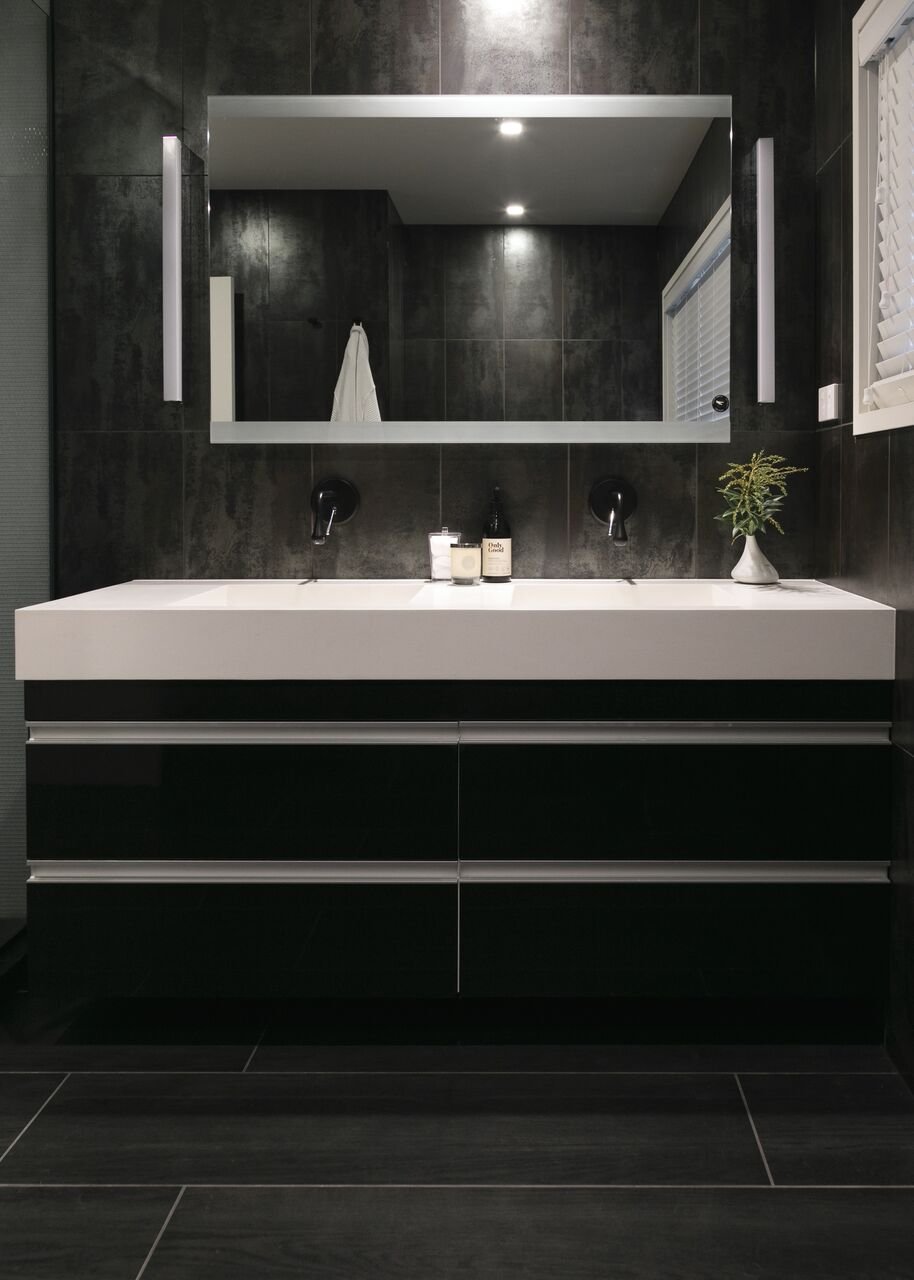 blanc_white_bathroom_sink.jpeg