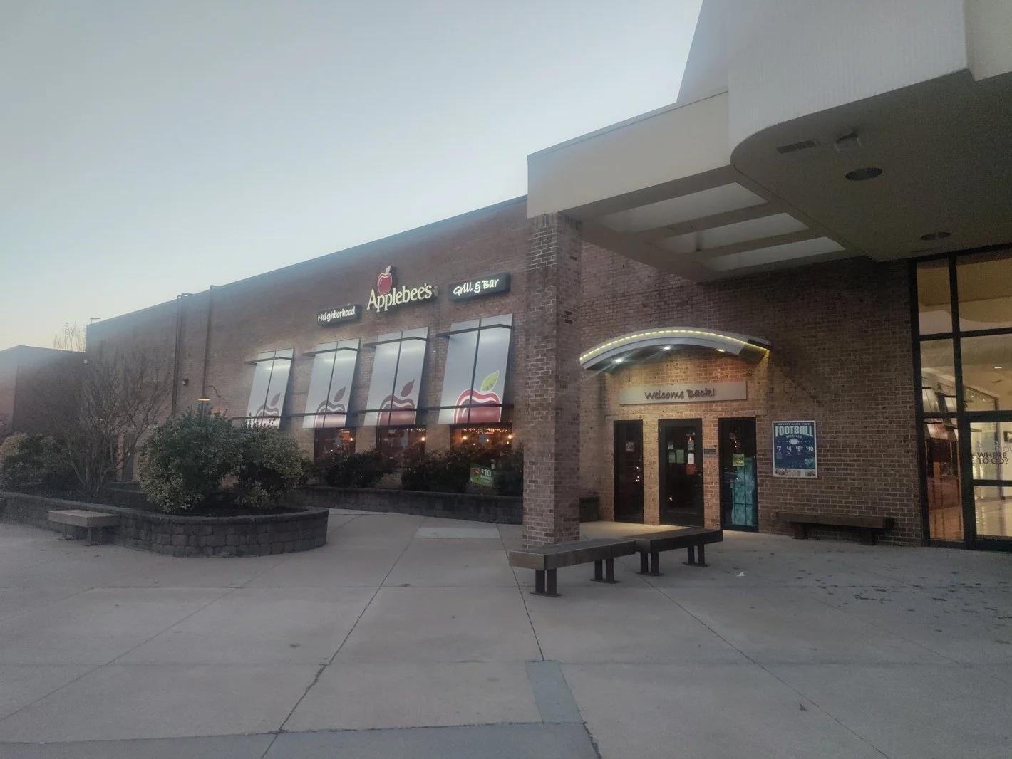 Applebees Awnings 3.jpg