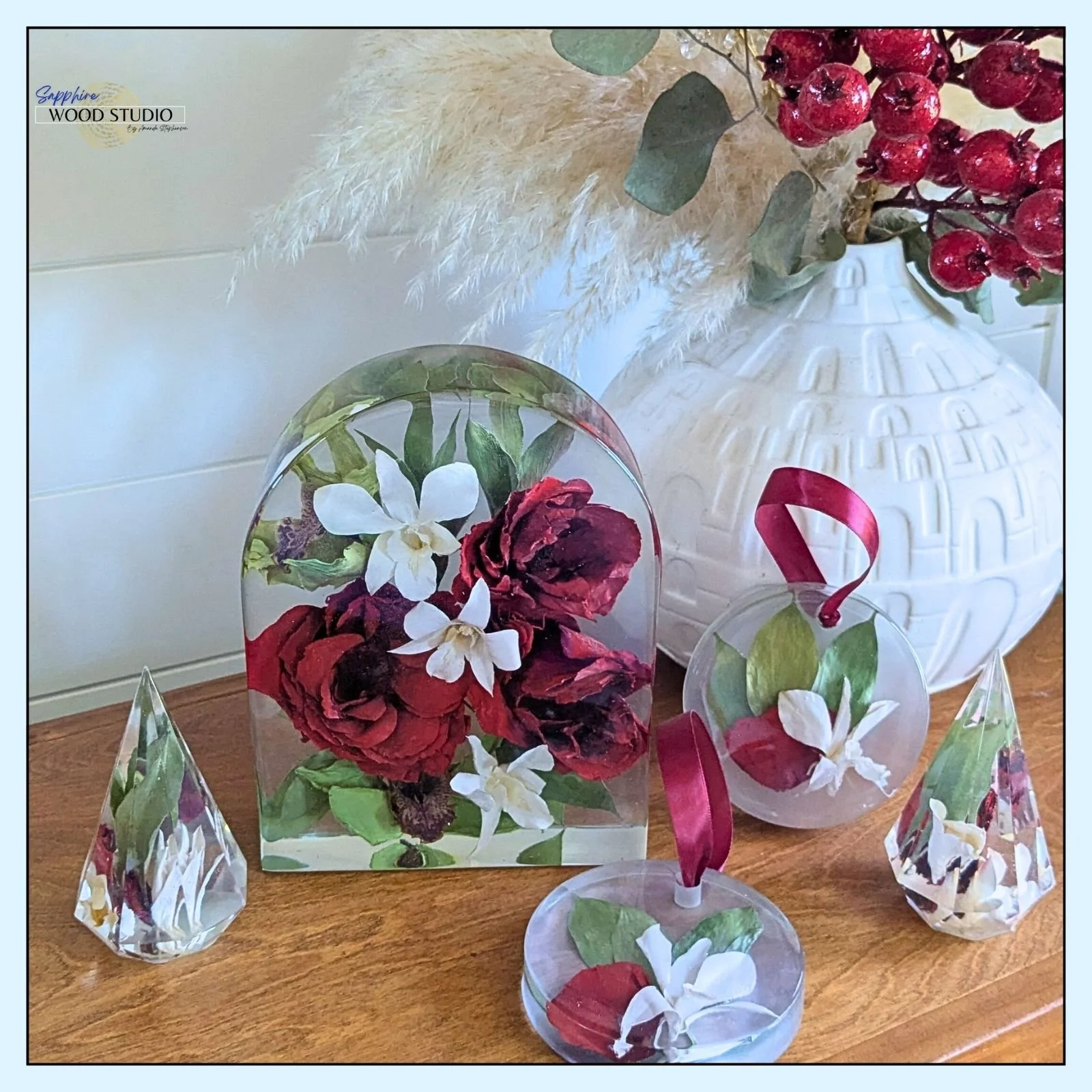 More than a dozen couples trusted Sapphire Wood Studio with their wedding bouquet this fall. Thank you to all those who recommended me. 
I take this responsibility seriously &ndash; anything short of a gasp (and maybe a few tears) just won't do 😉