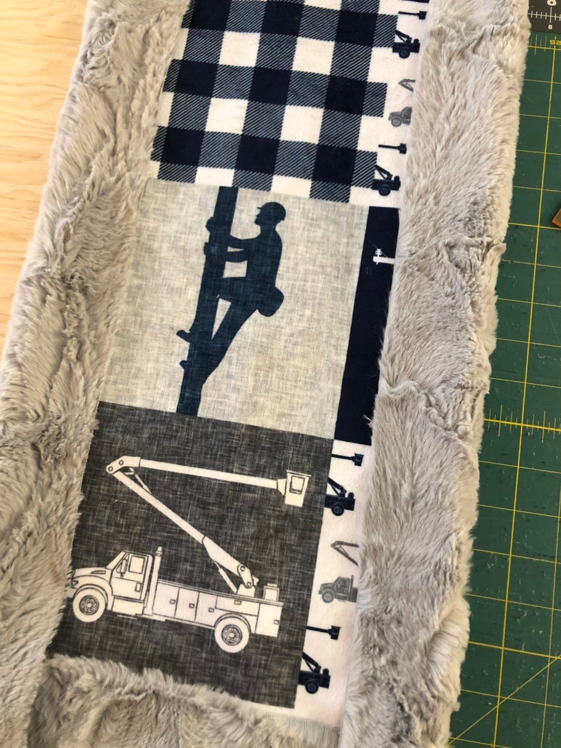 https://i.etsystatic.com/7029920/r/il/b9ce72/1919676760/il_fullxfull.1919676760_otup.jpg