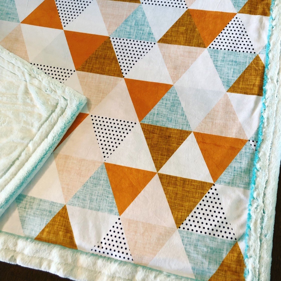https://i.etsystatic.com/7029920/r/il/e004d0/1872594098/il_fullxfull.1872594098_hjx2.jpg