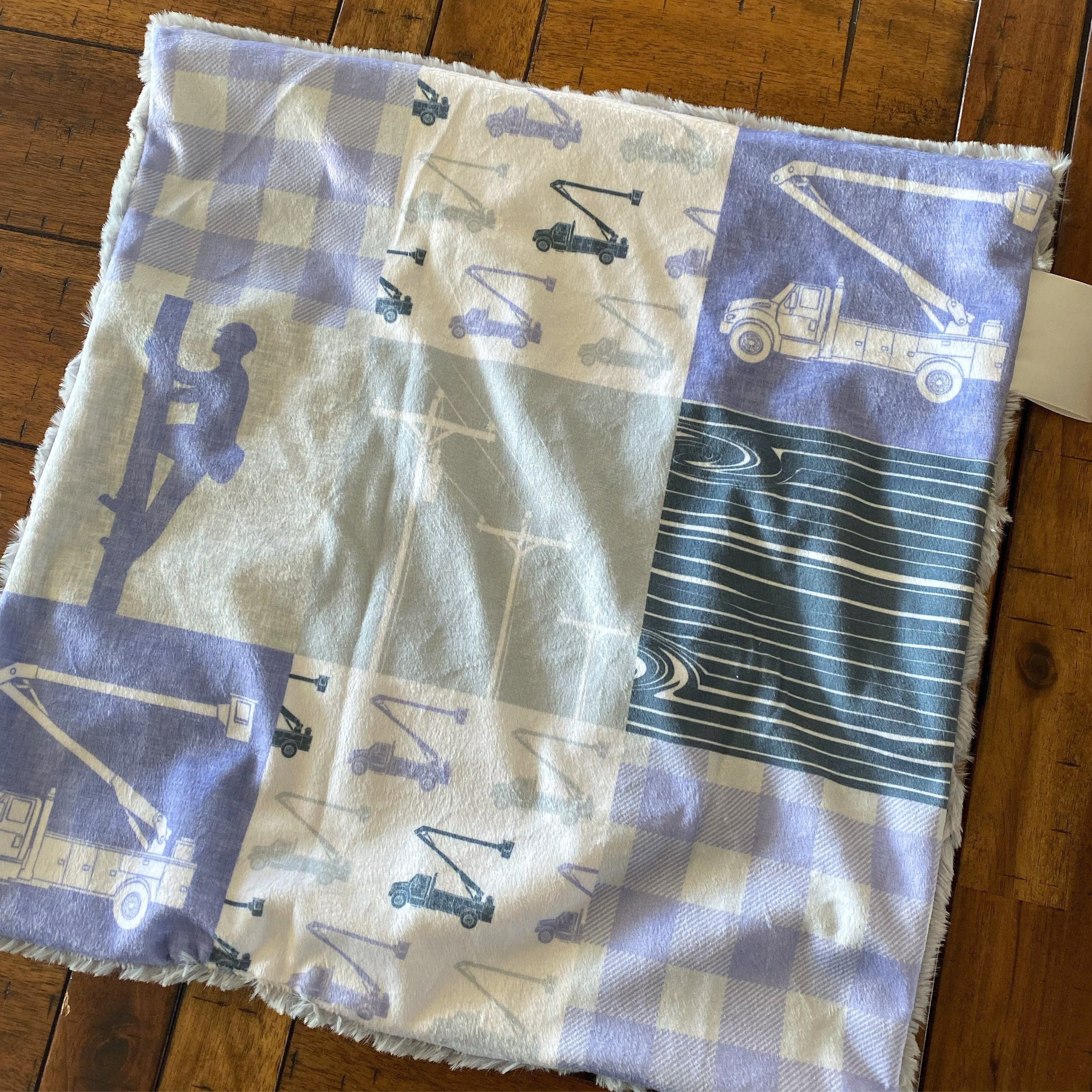 https://i.etsystatic.com/7029920/r/il/334da0/2081198124/il_fullxfull.2081198124_q50u.jpg