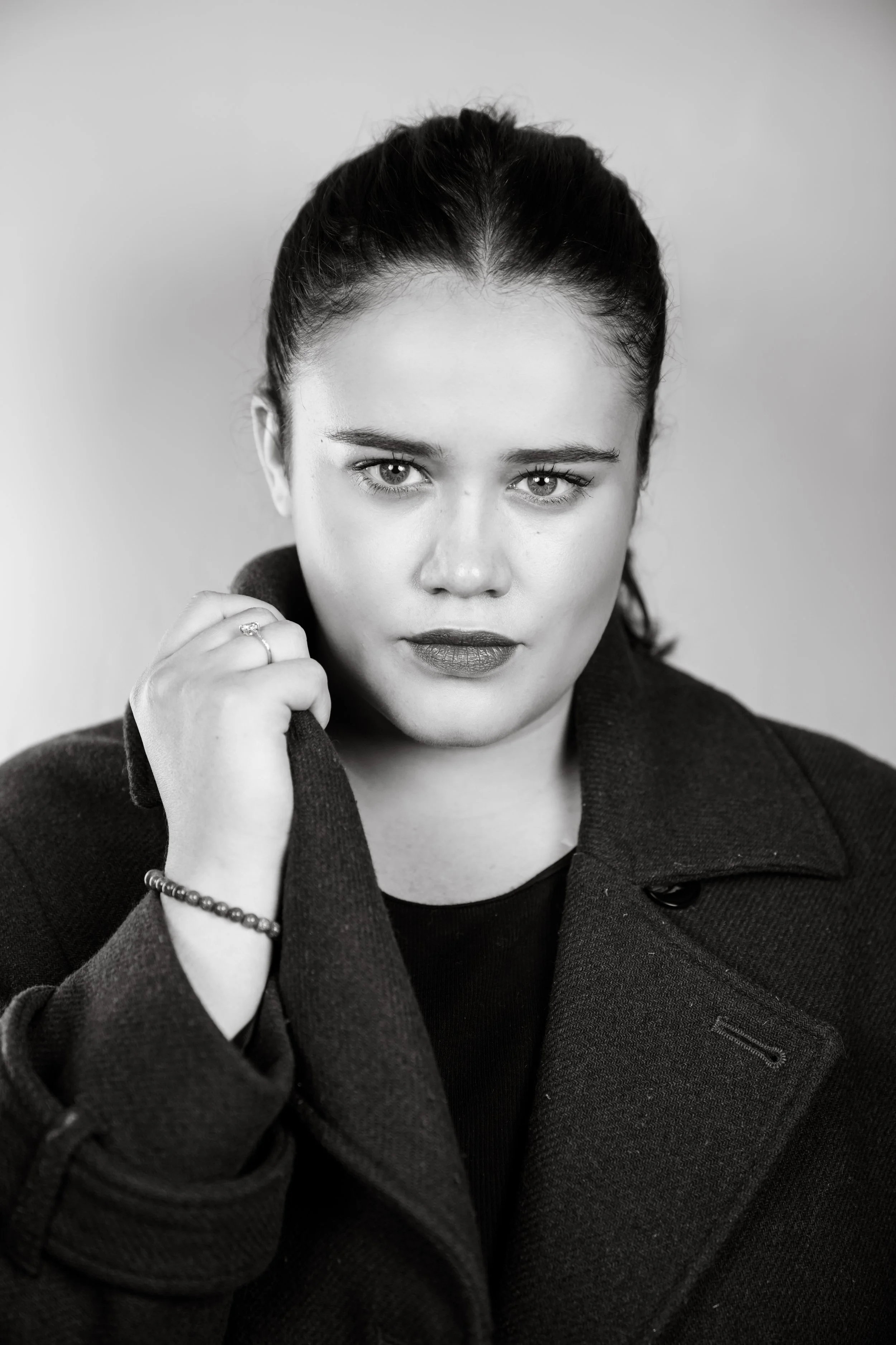 Book comédien studio Paris - Marie Caizz - 2024 © AS Photographie Paris - Anne-Sophie Guebey