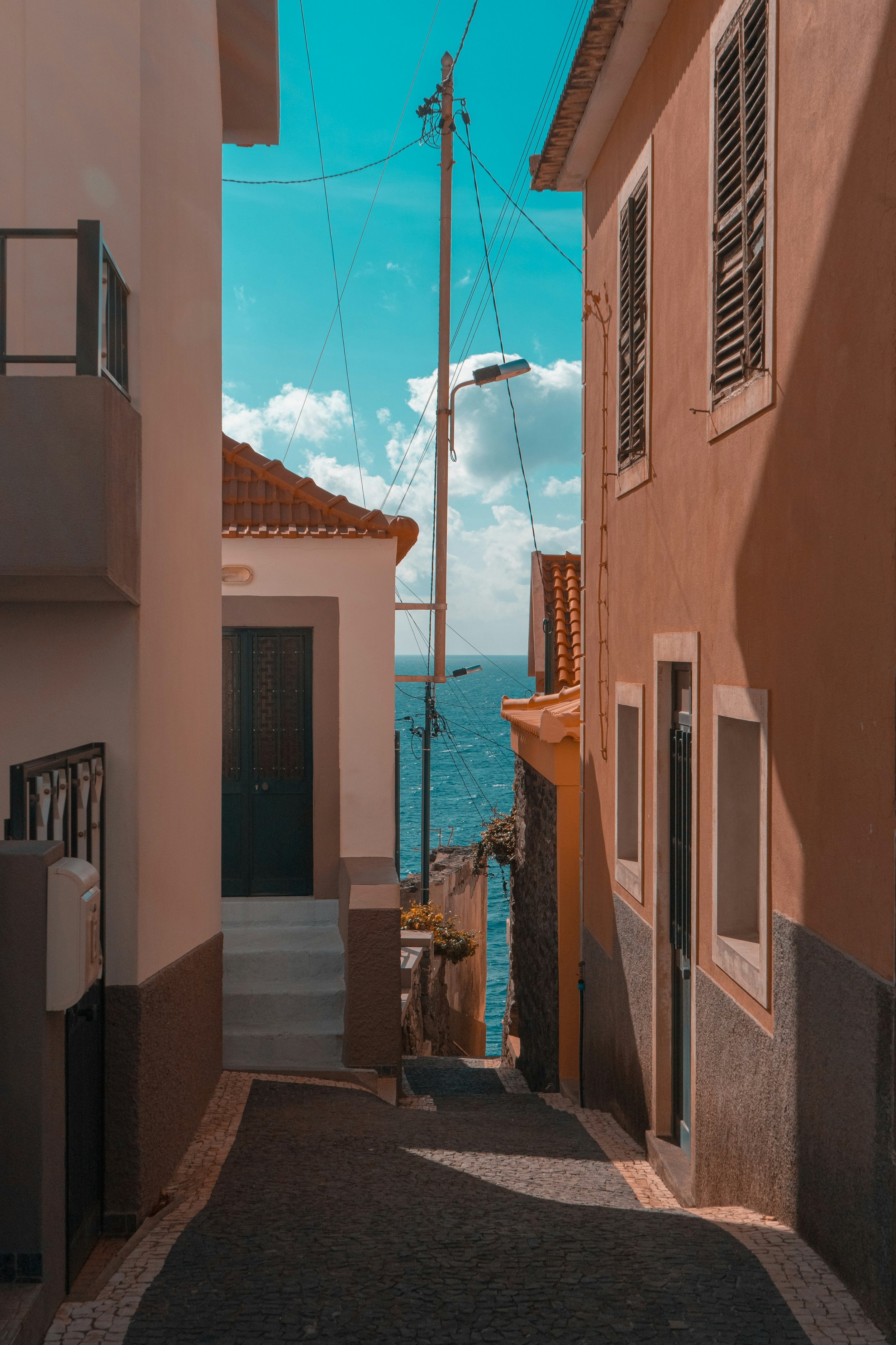 rui-guilherme-rodrigues-8V2ho03-1tY-unsplash.jpg