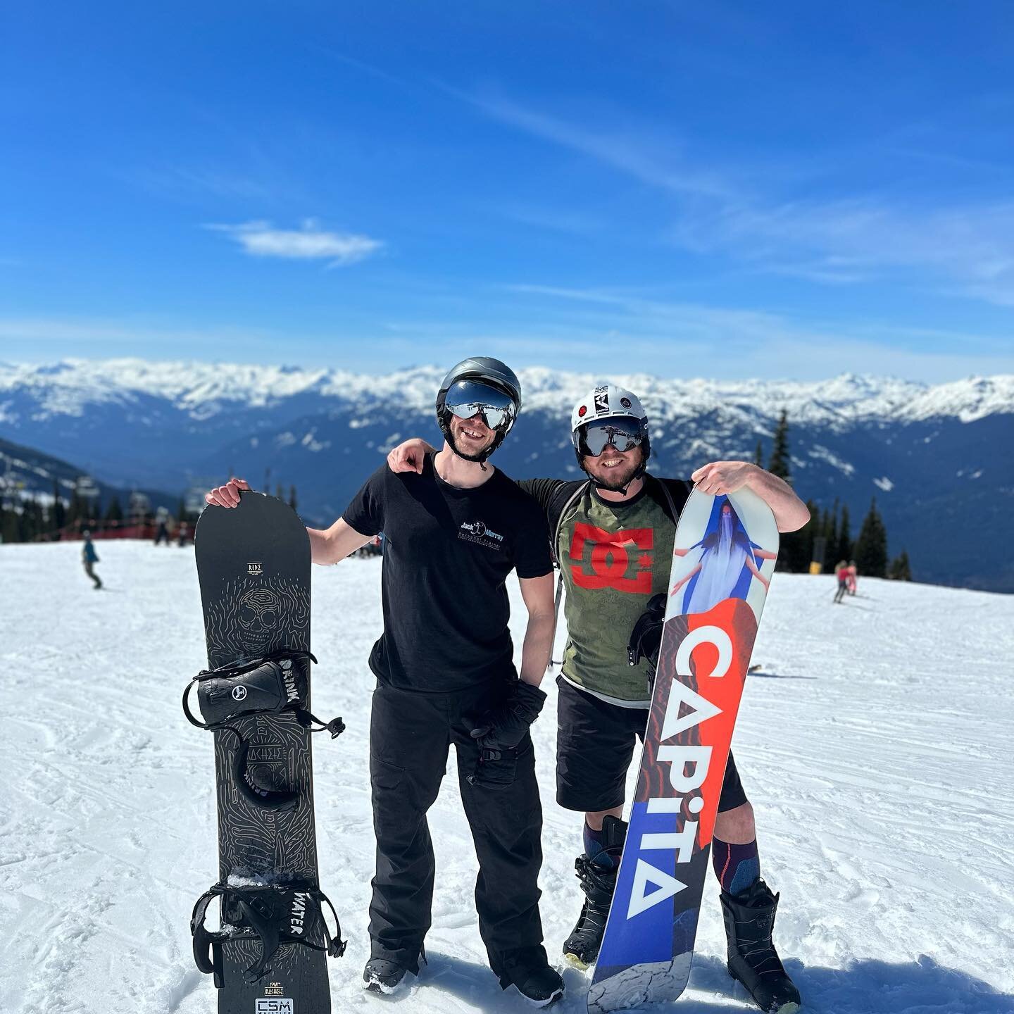 Glorious day for some sun laps in a T-shirt!
.
No place like Whistler!
.
#whistler #bluebirdday