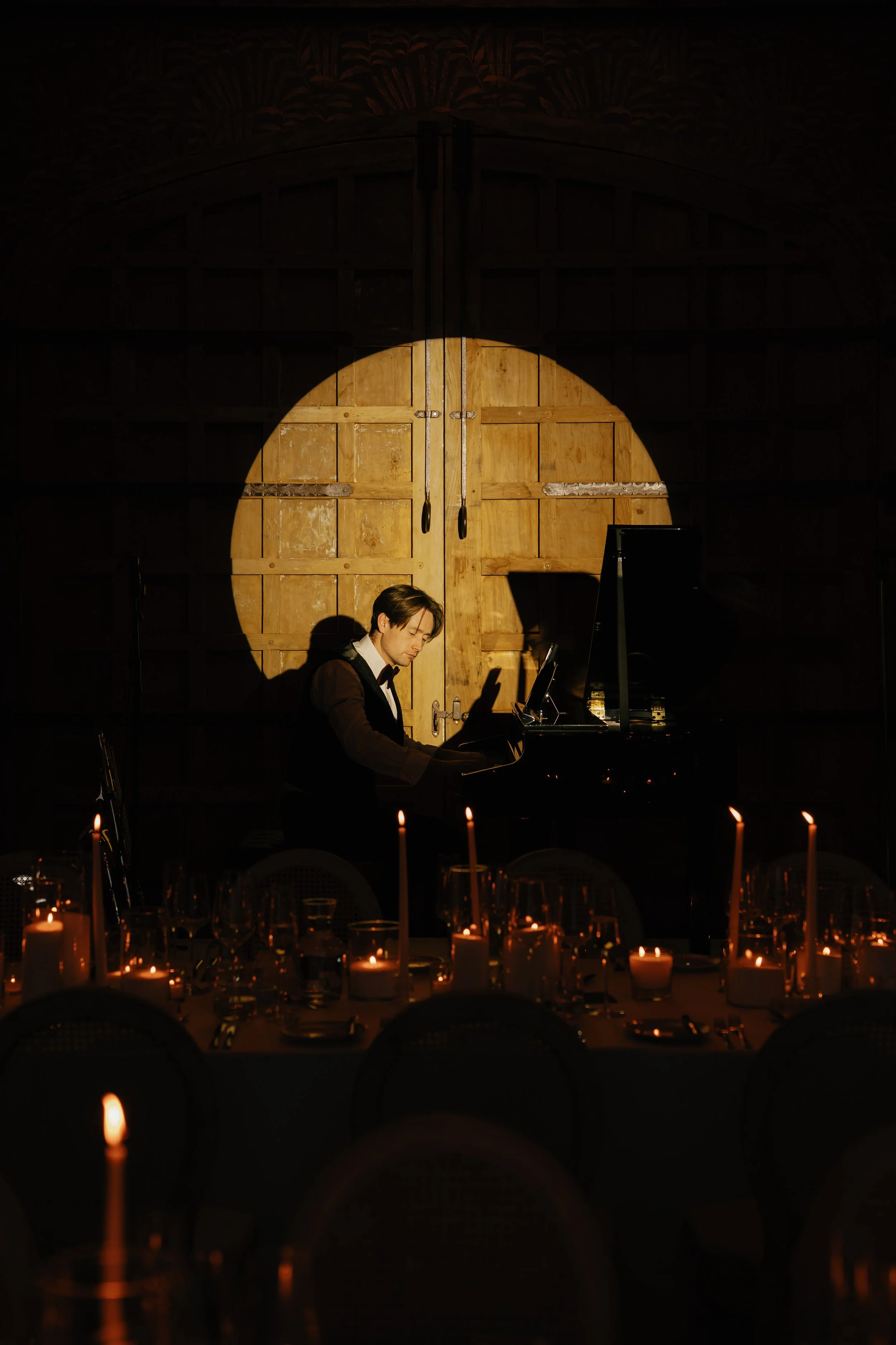 Spotlight on dinner pianist at Wilderness Reserve