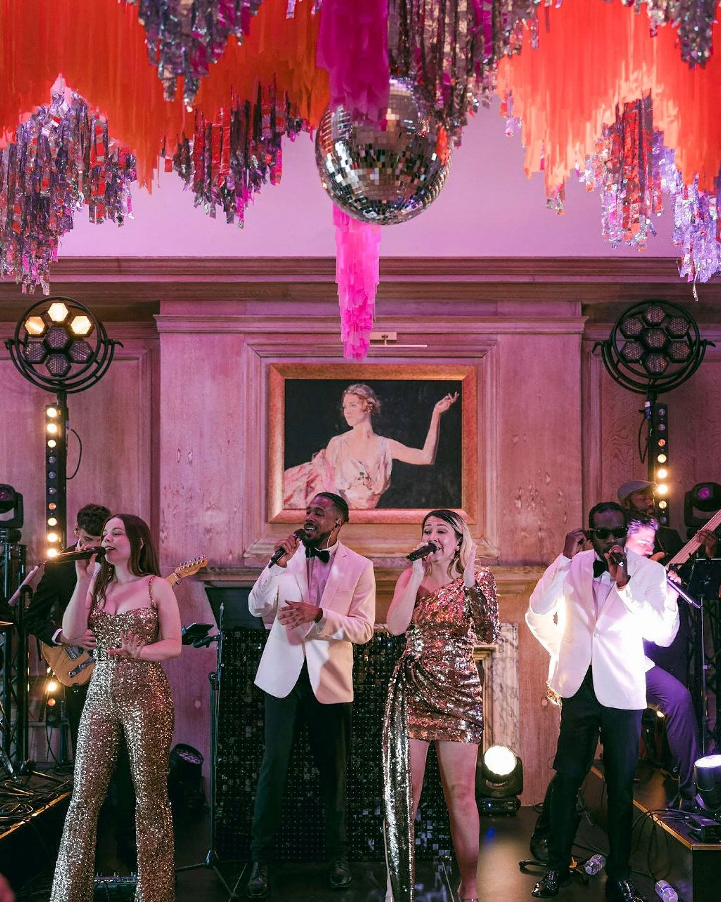 Swipe to the end for a surprise 🤭
A lavish stage setup in the Findon Place ballroom. Entertainment from a ceremony flashmob, reception string quartet, and the 9 piece LDN showband woven seamlessly throughout the day. 
@chloelowephotography 
@madli