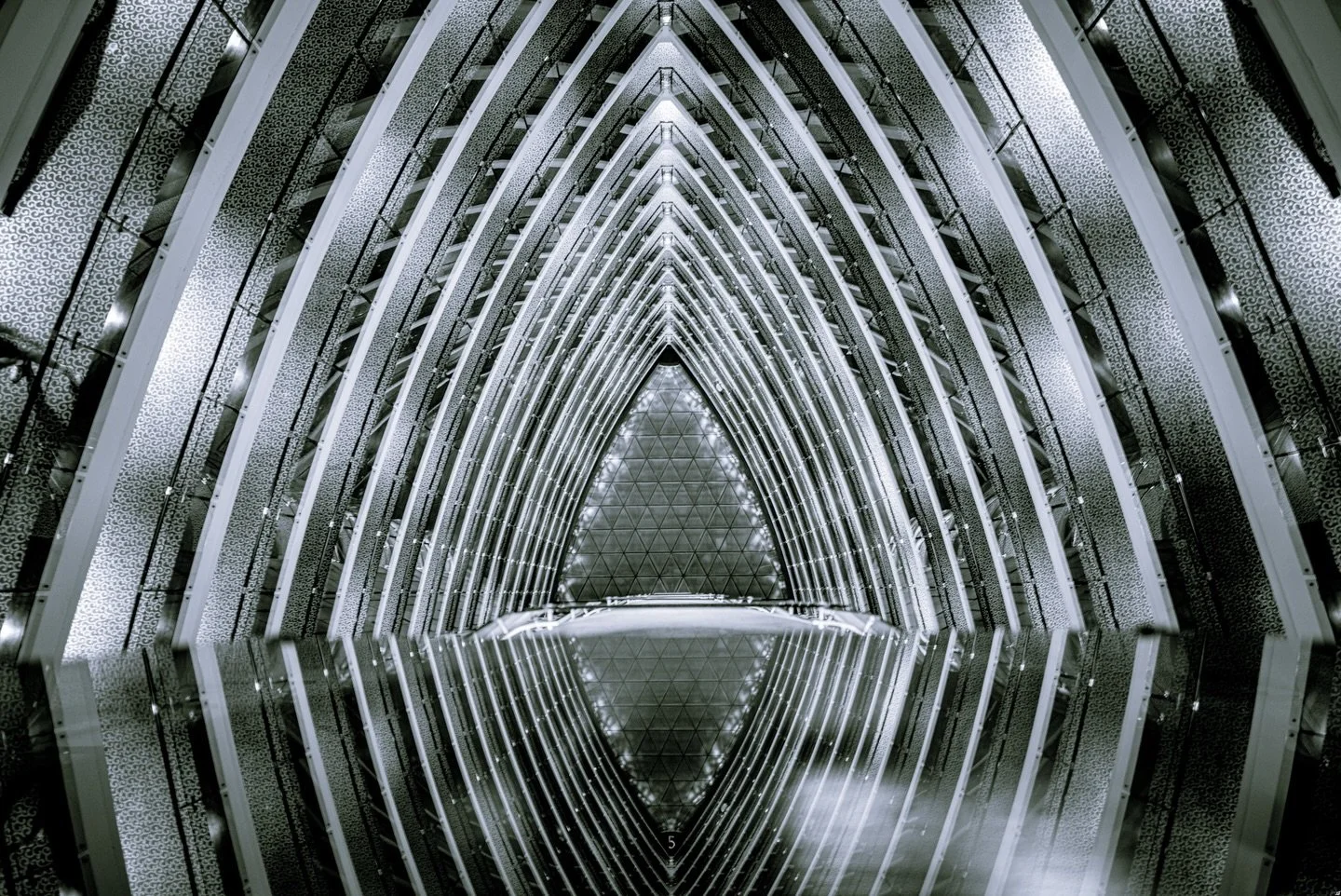 Resilience diary- pain today: 5/10. Photo: "Ğ&ouml;&oslash;ş&ecirc;b&uacute;mpș" 

I've never been scared of heights though i do get that adrenaline punch whenever near a visible drop. After my first abseil went so horridly wrong I wasn't a