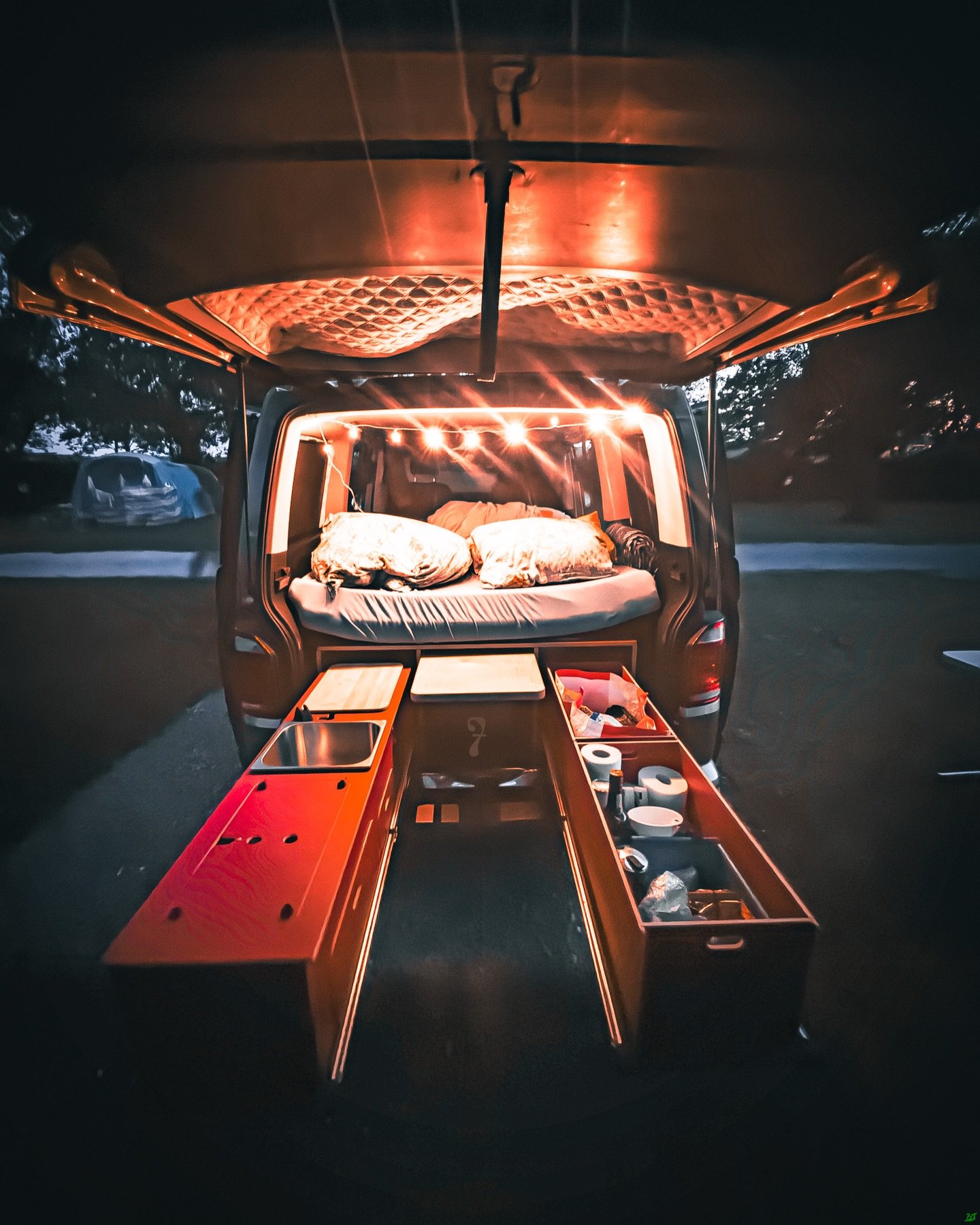 Resilience diary- pain today: 7/10. Photo: "Ğł&aring;mp&igrave;ṉġ" 

There was little comfort in the type of camping i started out with. Which suited me fine. It wasn't about me on a hike or canoe trip, it was about everything else, my comf