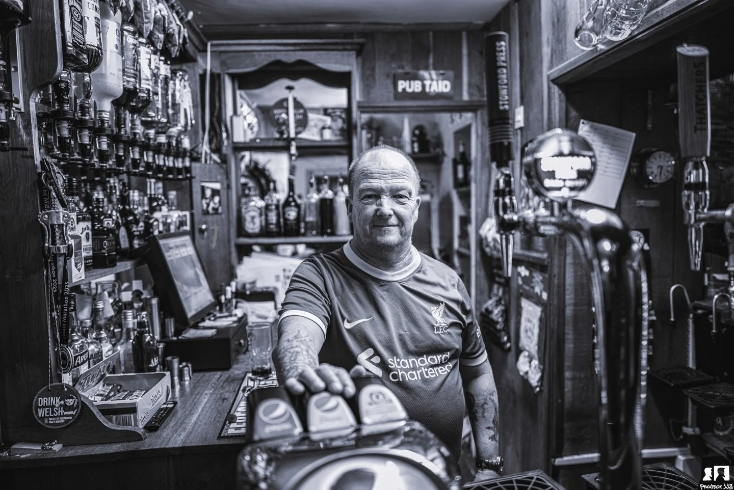 Resilience diary - pain today: 7/10. Photo: "V&igrave;ć&egrave;"

Every friday night as is tradition, candles, wine and bread. By thirteen i was starting to find booze to be a wonderful feeling. I wouldnt be having much, maybe a hundred mls