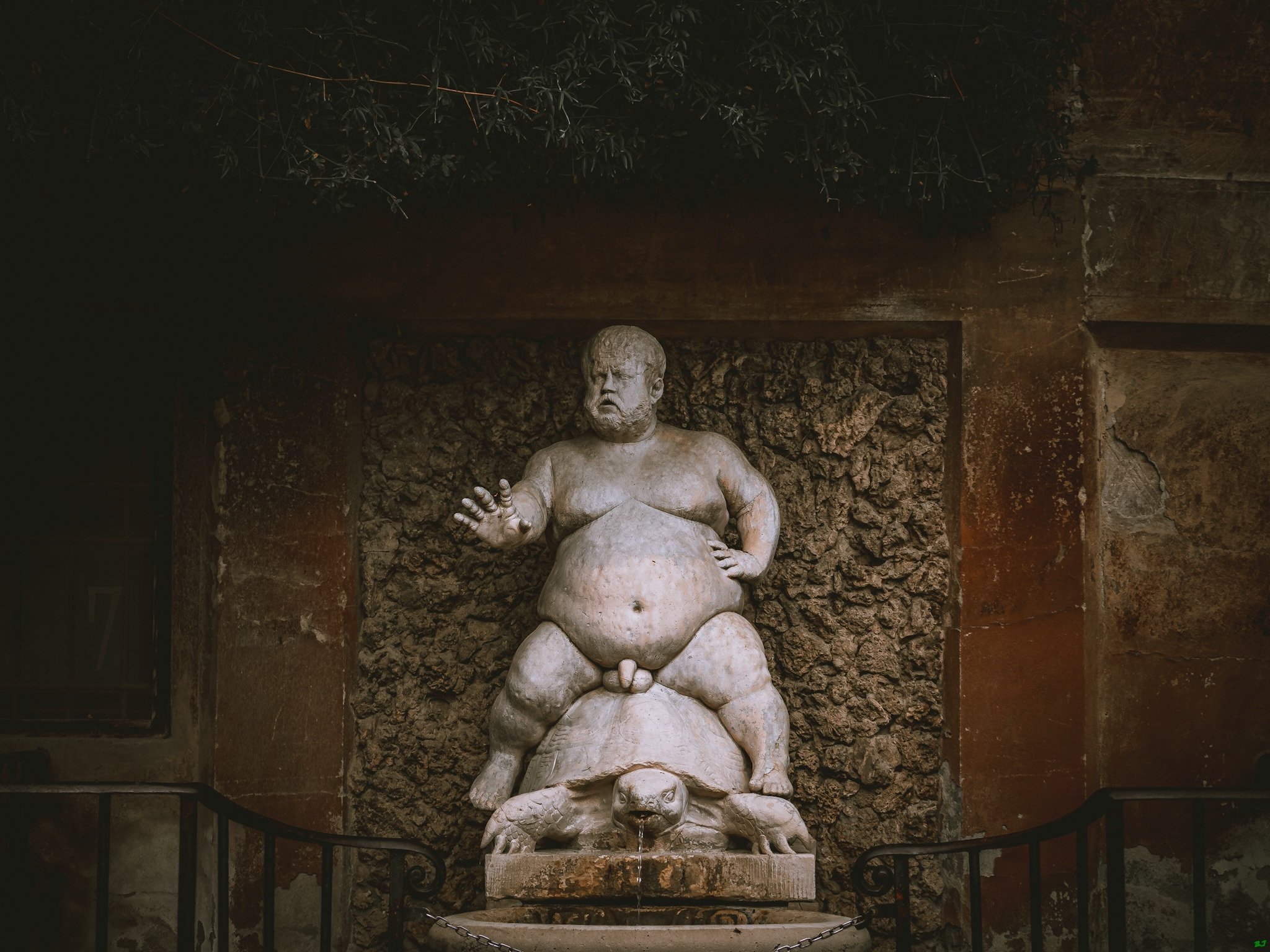 Resilience diary - pain today: 7/10. Photo: "&Ccedil;ǒŋṯř&acirc;ḏǐ&ccedil;țį&ouml;ŋ" 

I remember reading how as a human I'm capable of believing contradicting things and how fascinating i found this to be. The most amusing was that though 