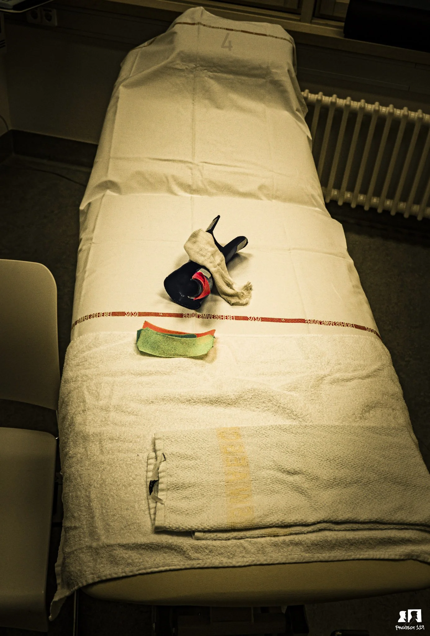 20221204 4 splint removed hospital bed.jpg