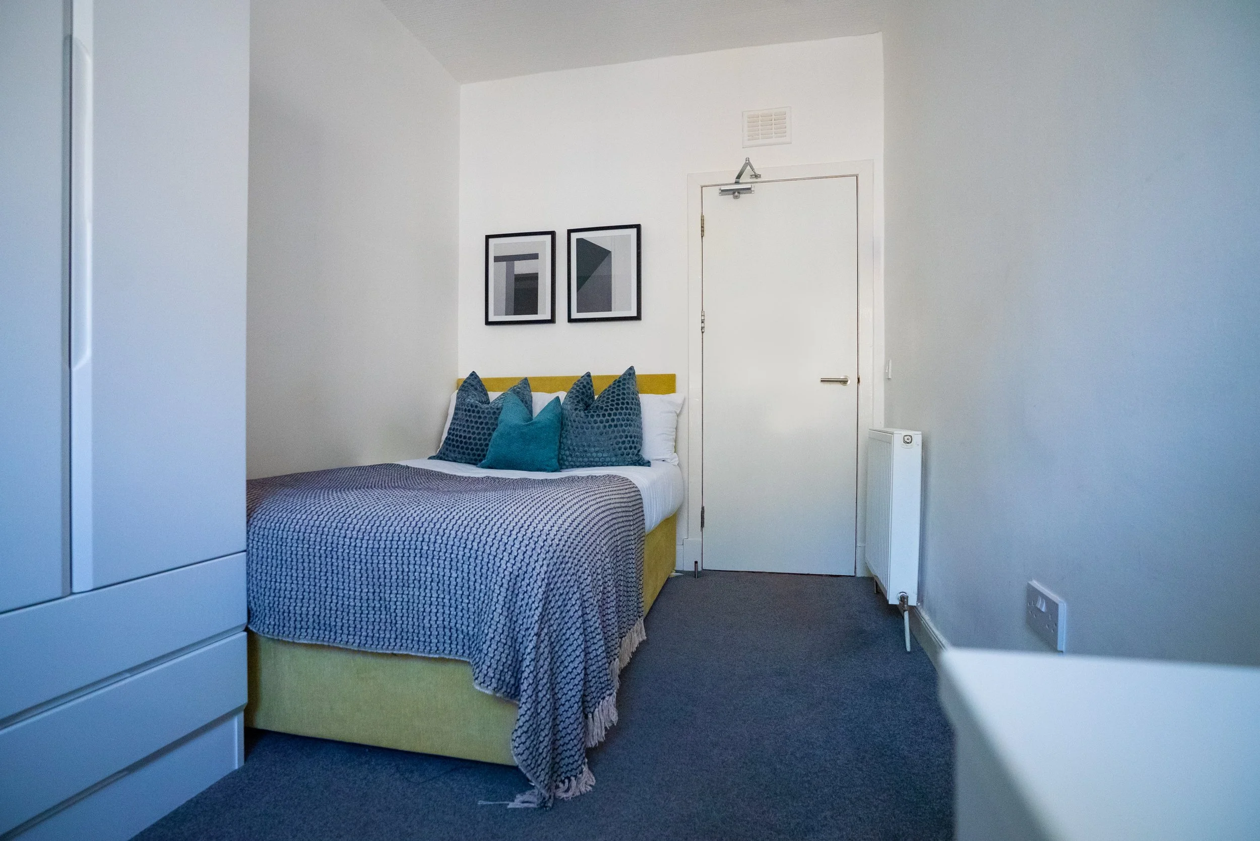 27-Park-Ave-Bedroom-1-image2.jpg