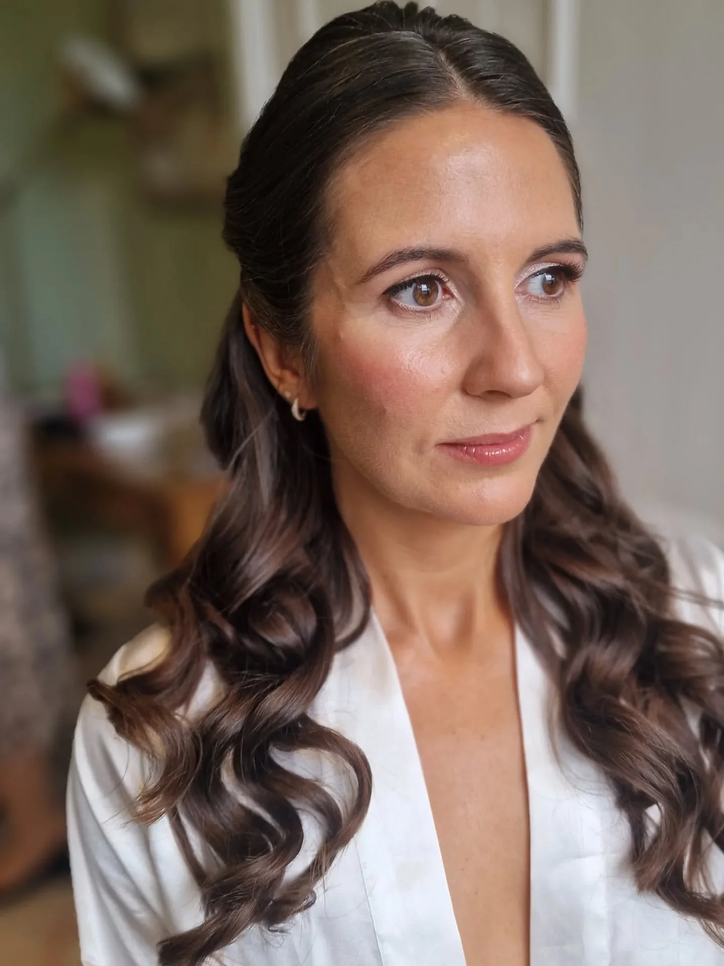 Sophie ✨️ Bridal hair &amp; make-up for her beautiful christmas wedding  @northbrook.park
&bull;
#bridalglow #softglam #naturalmakeup #bridalmakeupinspo #bridalhairandmakeup