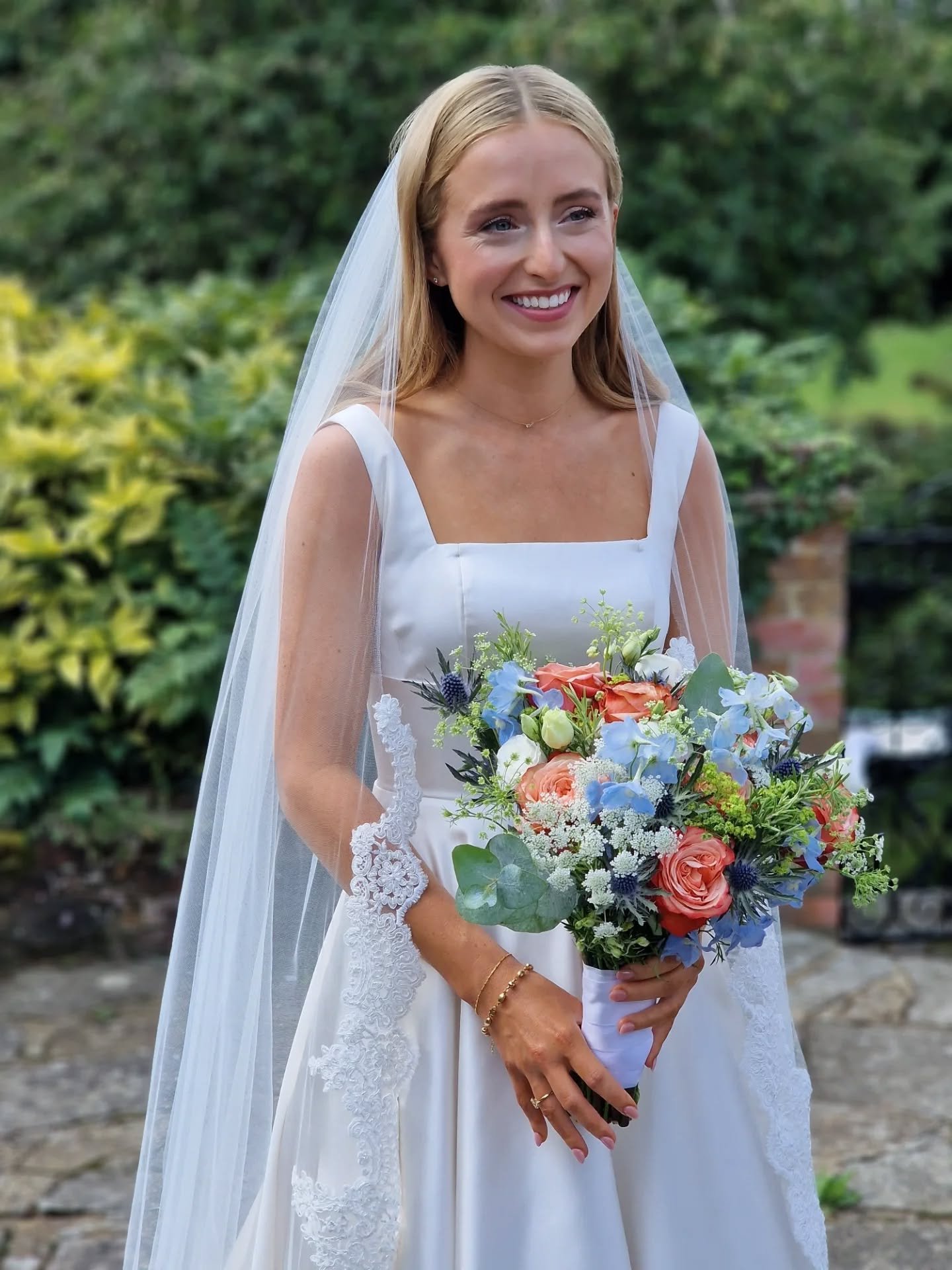 ✨️ Beautiful Becky ✨️ @coltsfordmill_wedding_venue
&bull;
#bridalglow #softglam #naturalmakeup #chelseawedding #hairinspo #bridalhairinspo #bridalmakeupinspo #bridalmakeup #glammakeup #glambride #bridalmakeupandhair #bridalmakeupartist #bridalhairsty