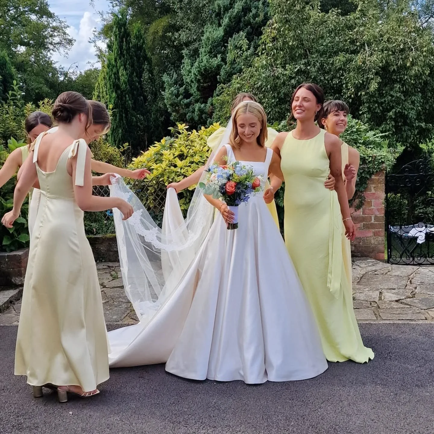 💛 A beautiful moment between Becky and her bridesmaids @coltsfordmill_wedding_venue 
&bull;
Bridal hair &amp; Make-up - @catpink_hairandmakeup 
Bridesmaids Hair &amp; Make-up - @catpink_hairandmakeup, Assisted by @bridal_bycara
&bull;
#bridetribe  #