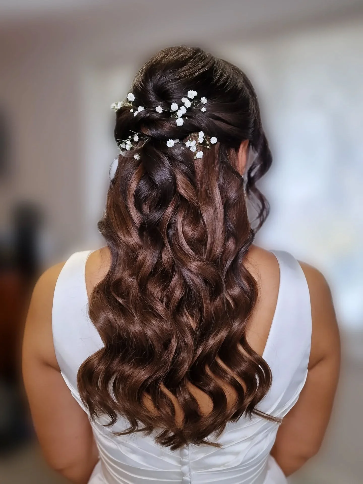 🤍 R E B E C C A ~ had shoulder length hair we used clip in hair extensions to achieve this beautiful half up half down style ✨️ 
&bull;
Venue @rowhillgrange