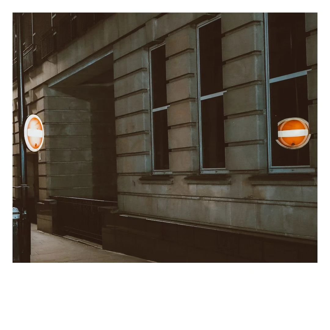 Reflection
.
#streetphotography #photography #london #cinematicphotography #photochallenge #onephotoaday #mcmart #creativity #theartofnoticing #xiomiphotography #night #nightphotography #abstractphotography