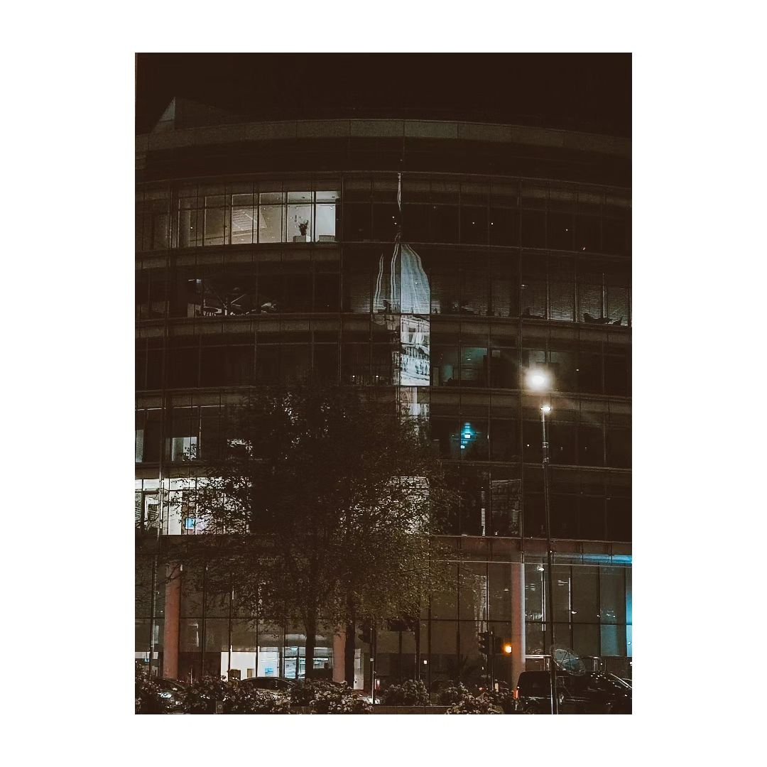 St Paul's 3/3
.
Loved the reflections of St Paul's against these modern glass buildings is almost a reflection into the past.
.
#pastpresentfuture #mcmart #creativity #theartofnoticing #xiomiphotography #night #nightphotography #abstractphotography #