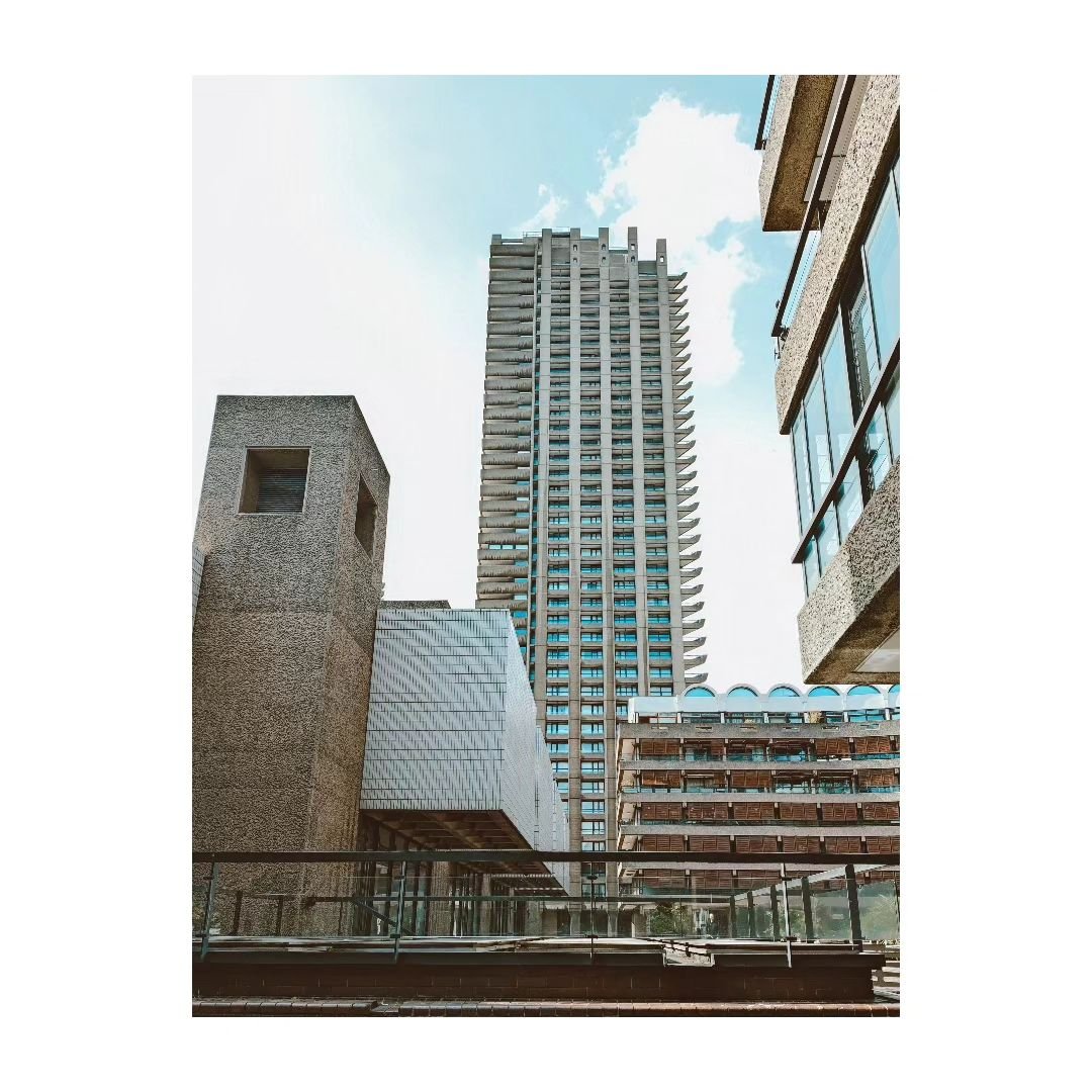 Structures.
.
#streetphotography #photography #london #cinematicphotography #photochallenge #onephotoaday #mcmart #creativity #theartofnoticing #xiomiphotography #xiaomit11pro #thebarbican #architecture #architecturephotography