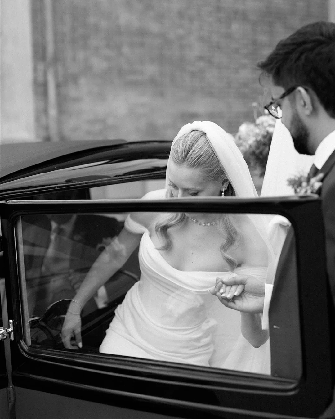 Still dreaming about this incredibly stylish and heartfelt day at Berwick House 🤍

Lauren &amp; Jamie&rsquo;s wedding was such a beautiful celebration, full of love, elegance, and thoughtful touches. From Lauren&rsquo;s stunning KYHA gown to champag