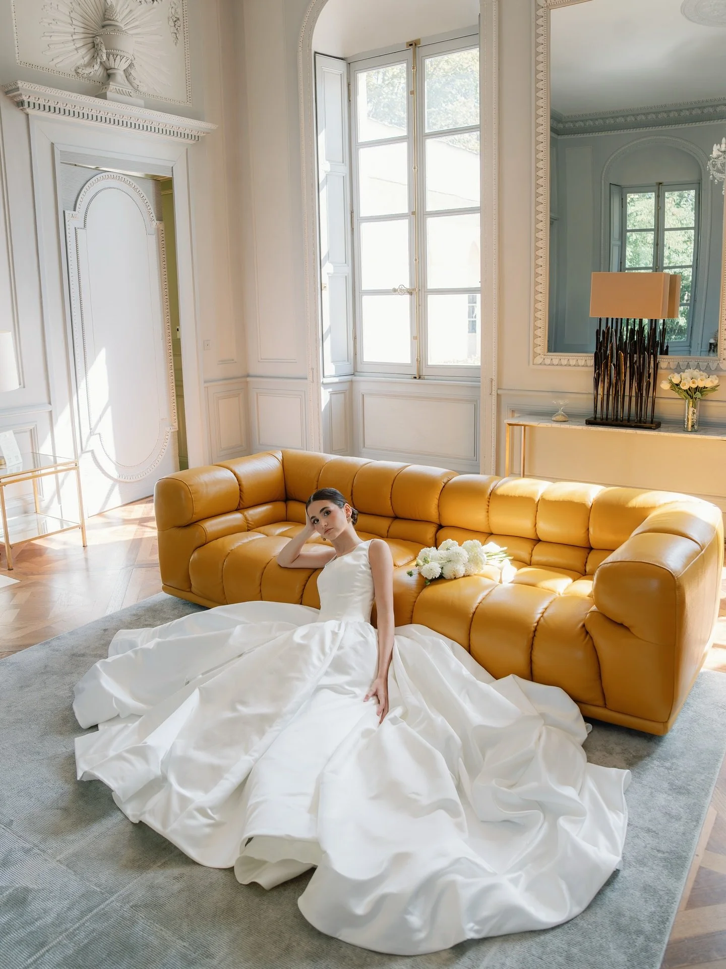 Due to the possible French air strike threatening to derail our travel plans last week, we decided to arrive in Bordeaux a little earlier than scheduled. This meant @emmapilkingtonphotography and I had a little time to pull together a very last minut