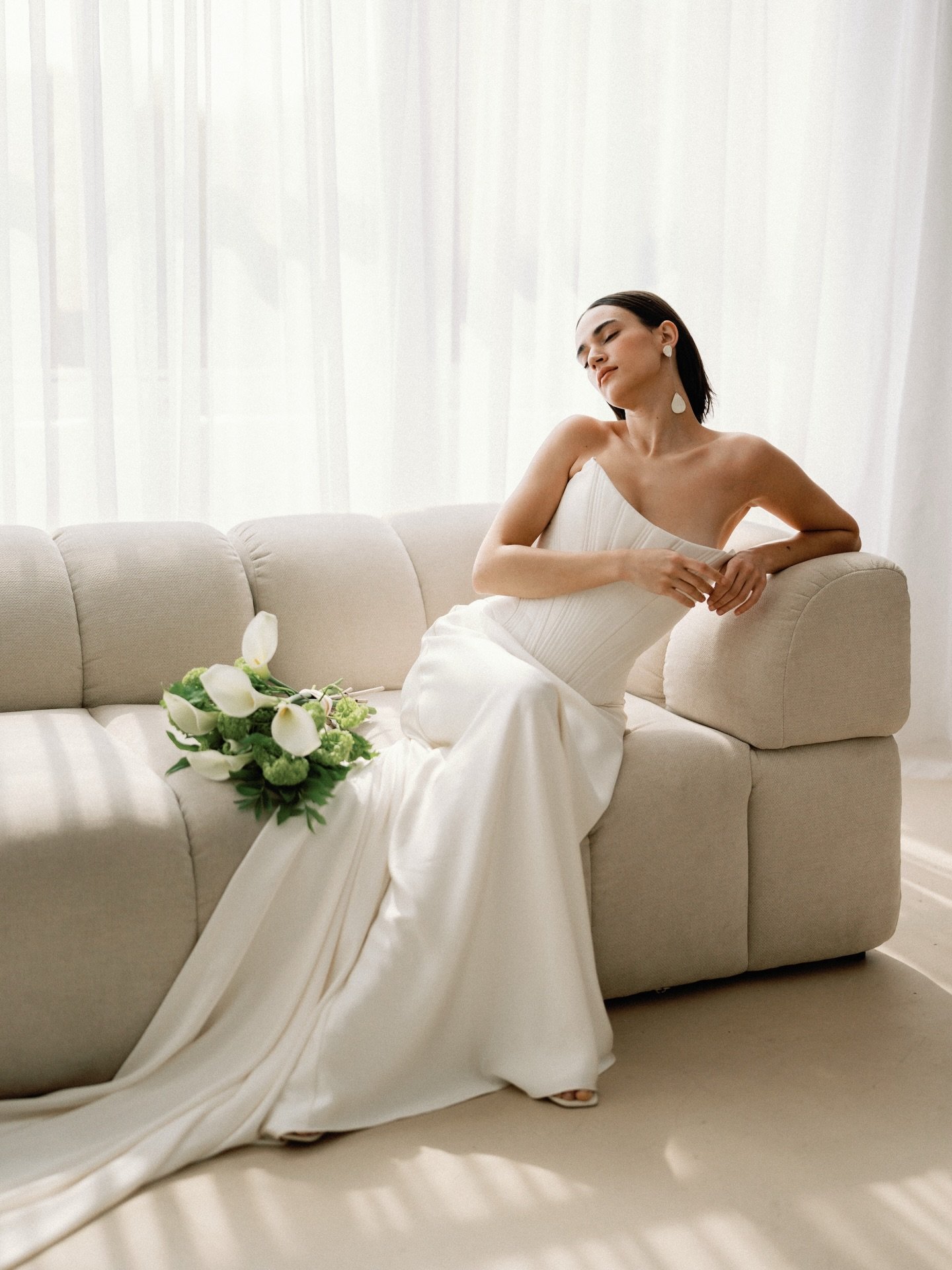 Little throwback to this gorgeous workshop! 🤍 

Photographer @charlottepalazzophoto
Workshop host @emmapilkingtonphotography 
Dresses @jeanjacksoncouture @saintbridal @katybrittonbride @moonchildbridal 
HMUA @sarahmortenmakeupartist 
Flowers @winter