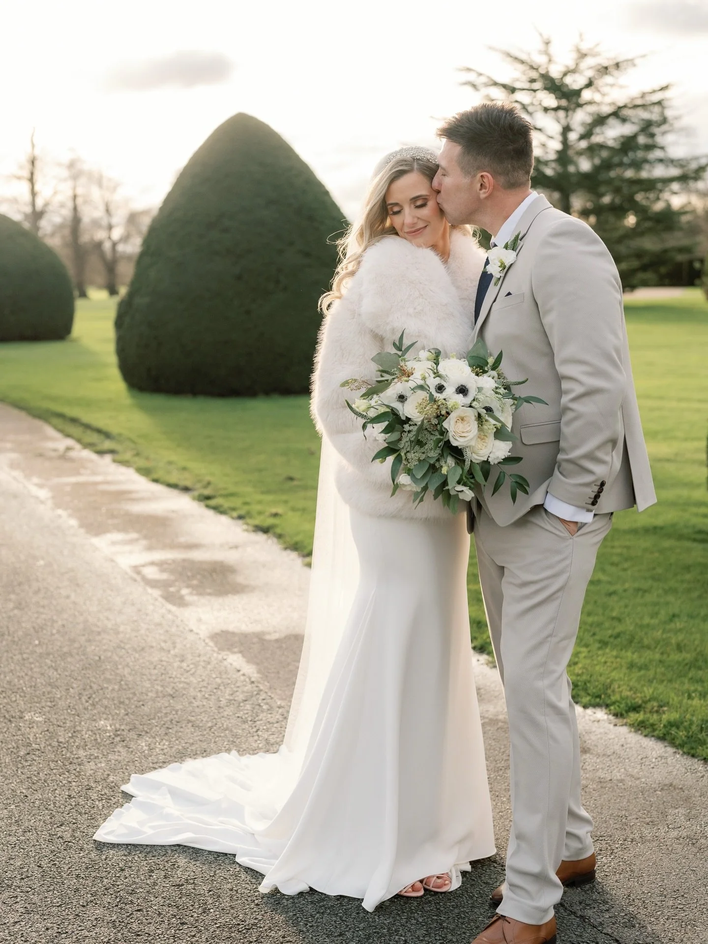 Congratulations to Hannah &amp; John who had the most perfect wedding day at the stunning @merrydalemanor last weekend 🤍 

For a February wedding I can&rsquo;t get over how amazing the weather was! Just look at that gorgeous winter sunshine! 

Venue