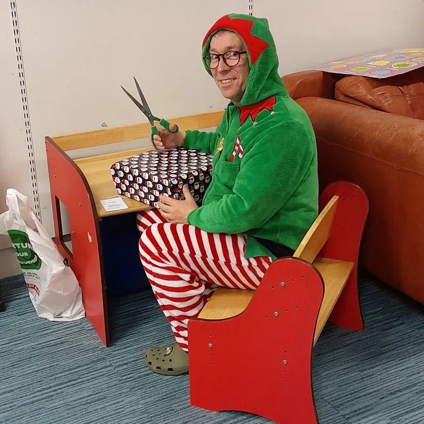 Has anyone told him he&rsquo;s human? 😂🎄
Huge shoutout to our Thursday-night &ldquo;elves&rdquo; for wrapping gifts for local children.
You made Christmas magic happen! 🎁✨💛

#ChristmasElves #PlymouthCommunity #MakingMagic #plymouthvineyardchurch 