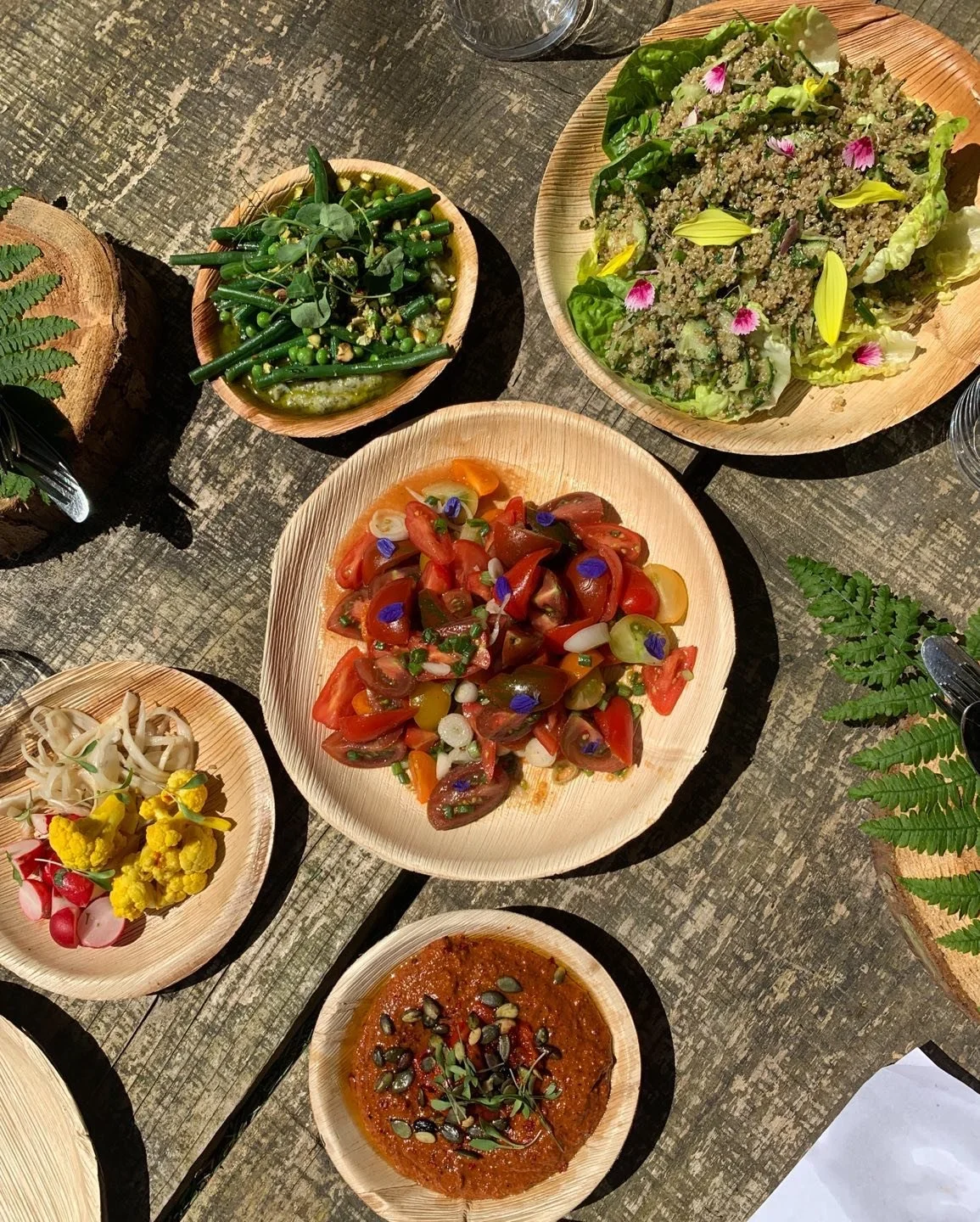 ＷＩＬＤ ＴＨＩＮＧＳ ＢＢＱ  @folksuffolk 

This Friday 12th July! 🌿

Last day to book for our first fire cooked seasonal supper at Folk! Wild Things re-imagines the classic back yard bbq by using organic, free range &amp; sustainable ingredients, with plant fo