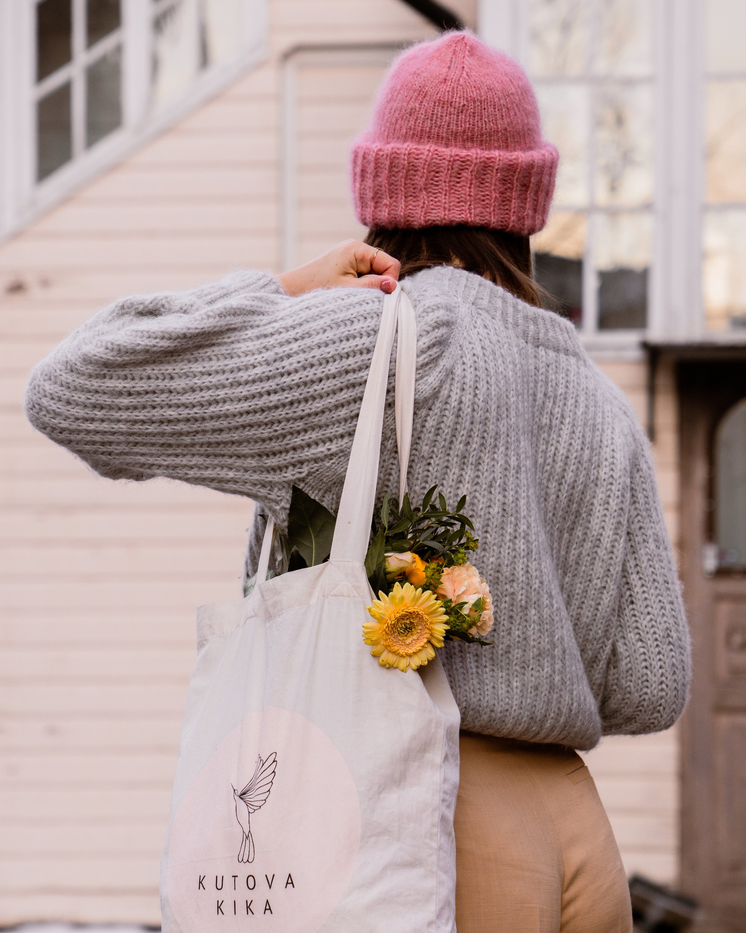 hello-there-mohair-beanie-knitted-hat-outfit-inspiration.jpg