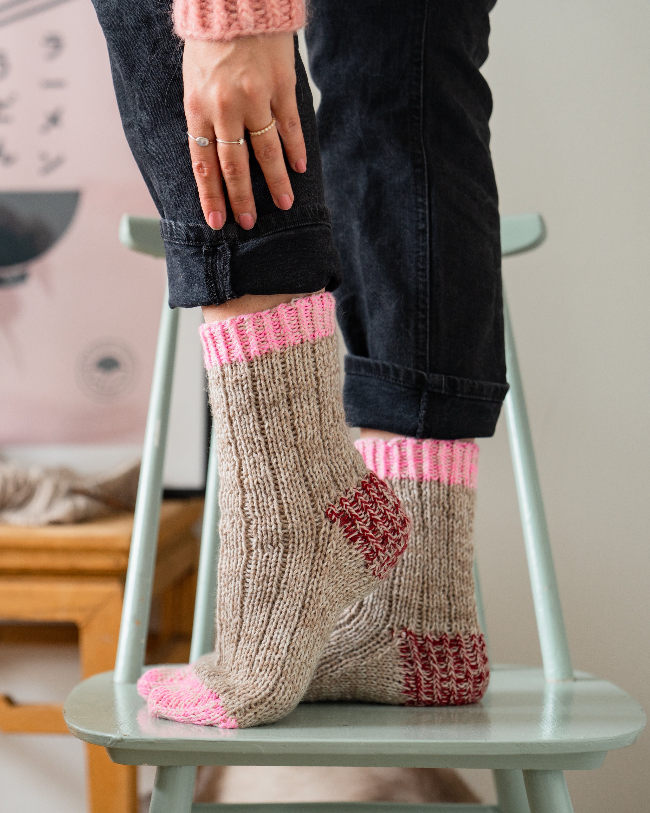 dip-the-tip-socks-knit-pattern-handmade-wool-contrast-toe-heel.jpg