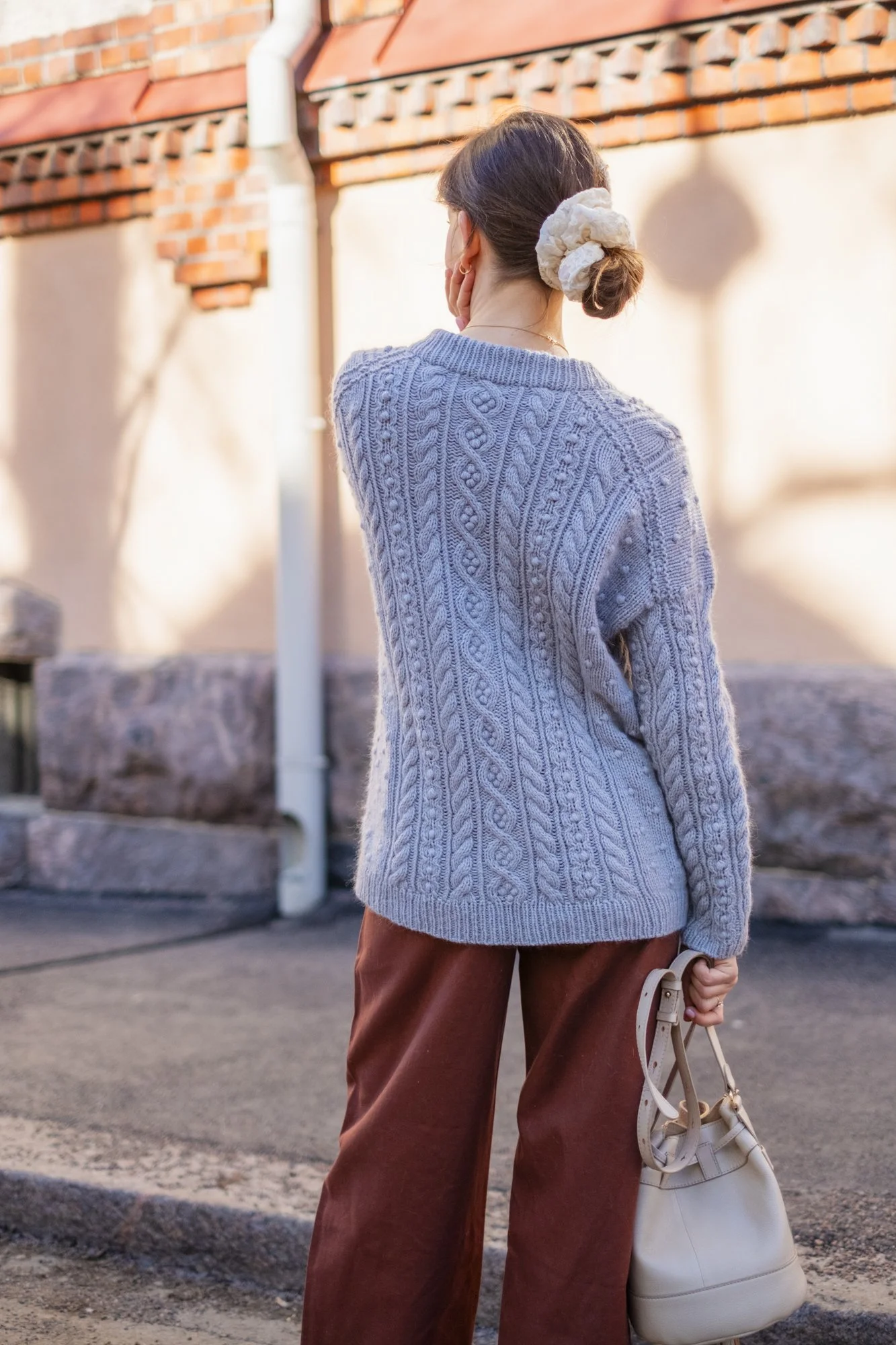 Bubblelicious-sweater-soft-blue08.jpg