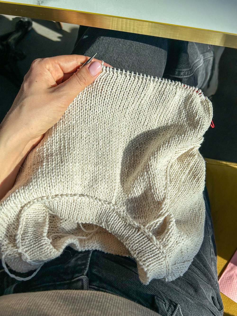 Vanilla Chilla Tee – Seamless Raglan Knitting Pattern for Women